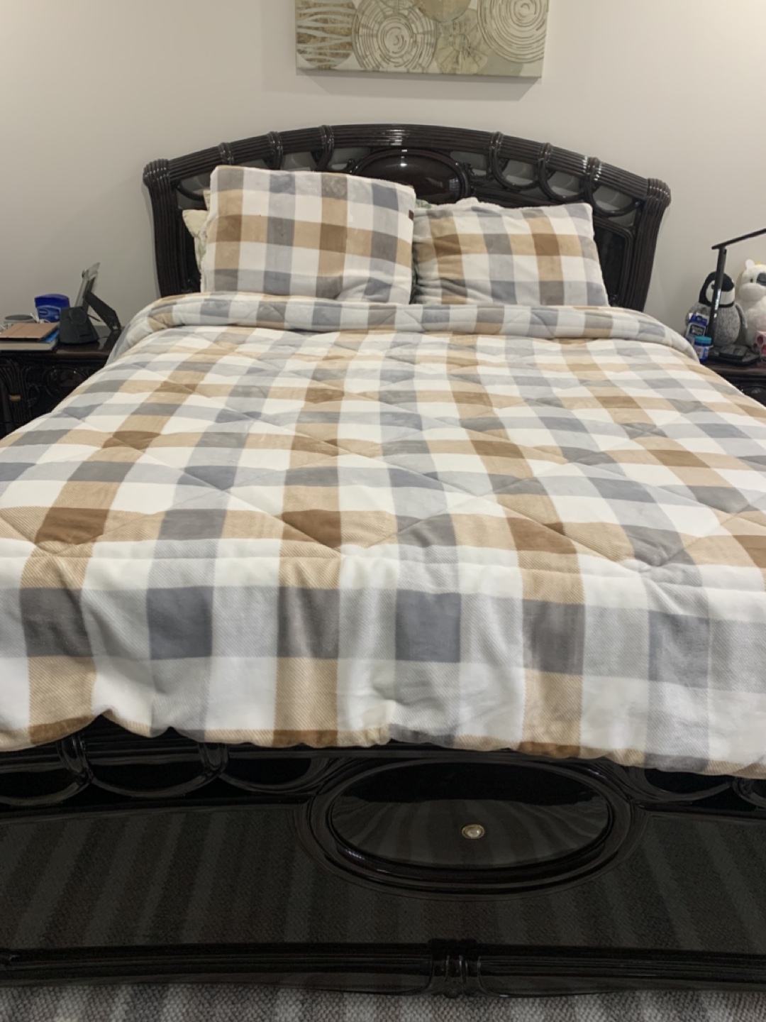Dark Brown Queen Size Bed.