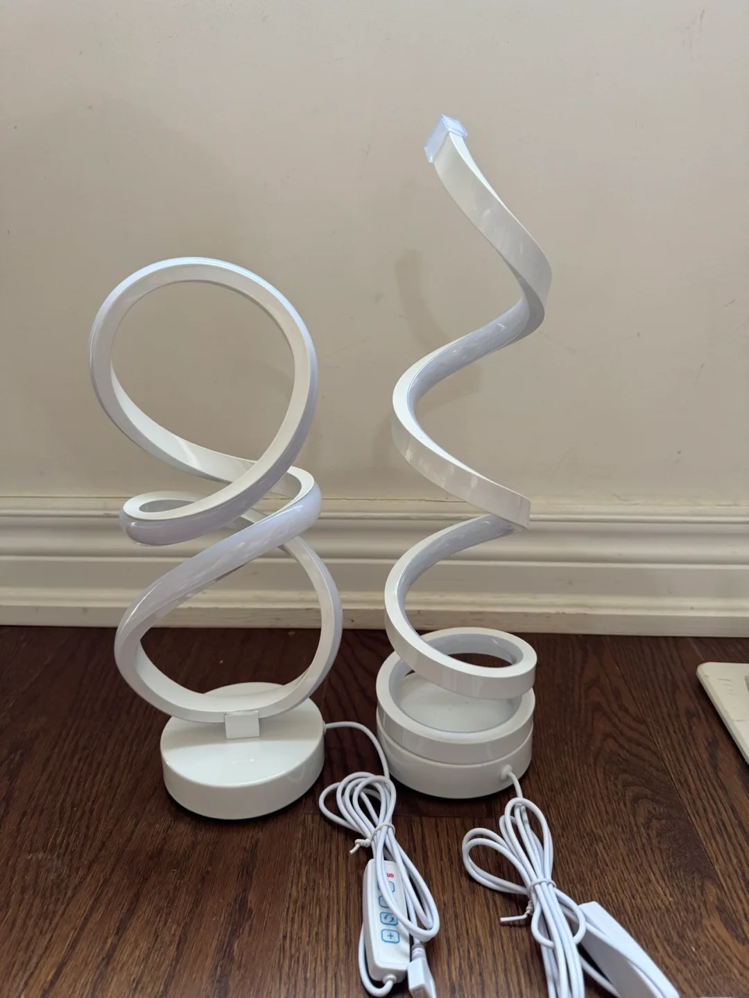 Modern LED Desk Lamps image indicator(2)