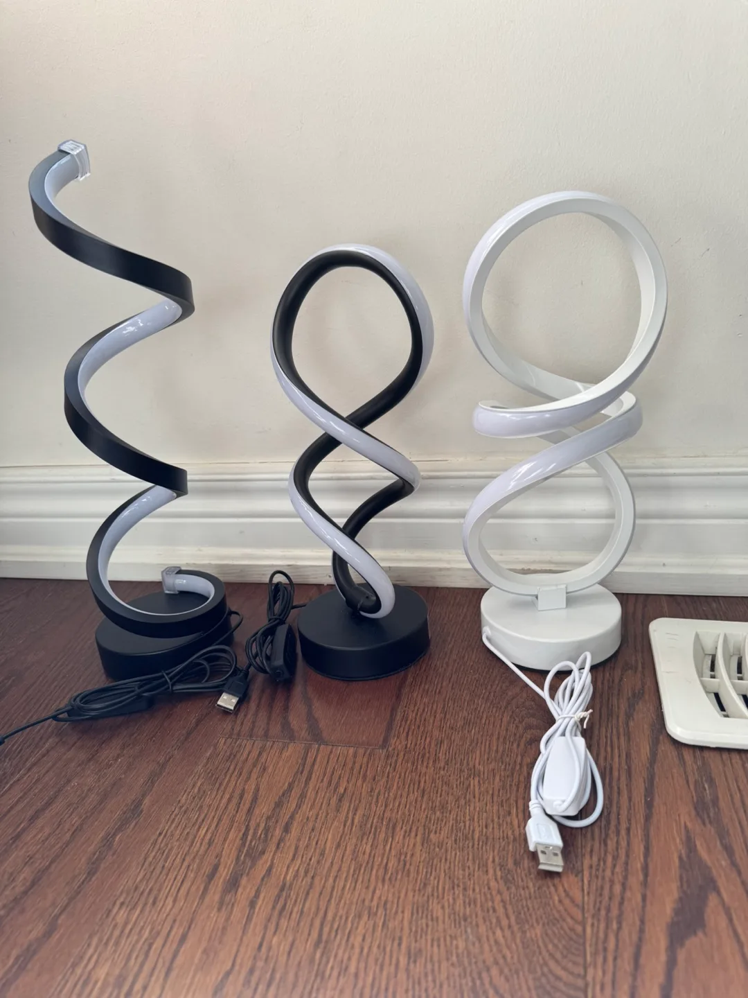 Modern LED Desk Lamps image indicator(3)