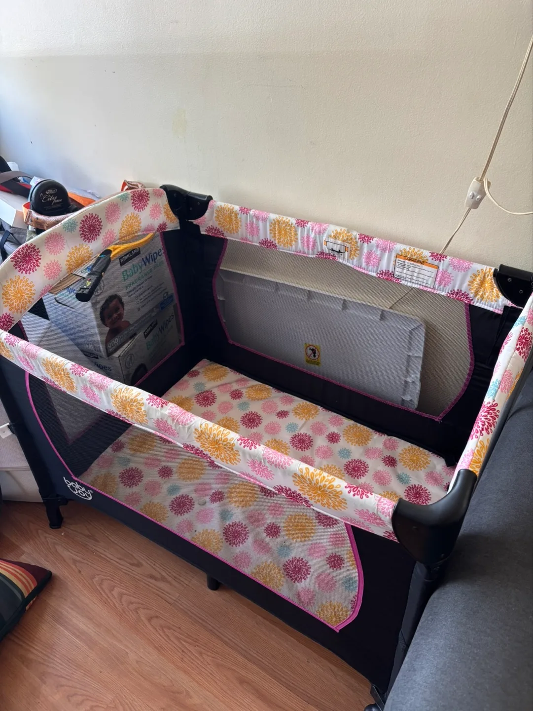 Baby Playard/Portable Crib thumbnail
