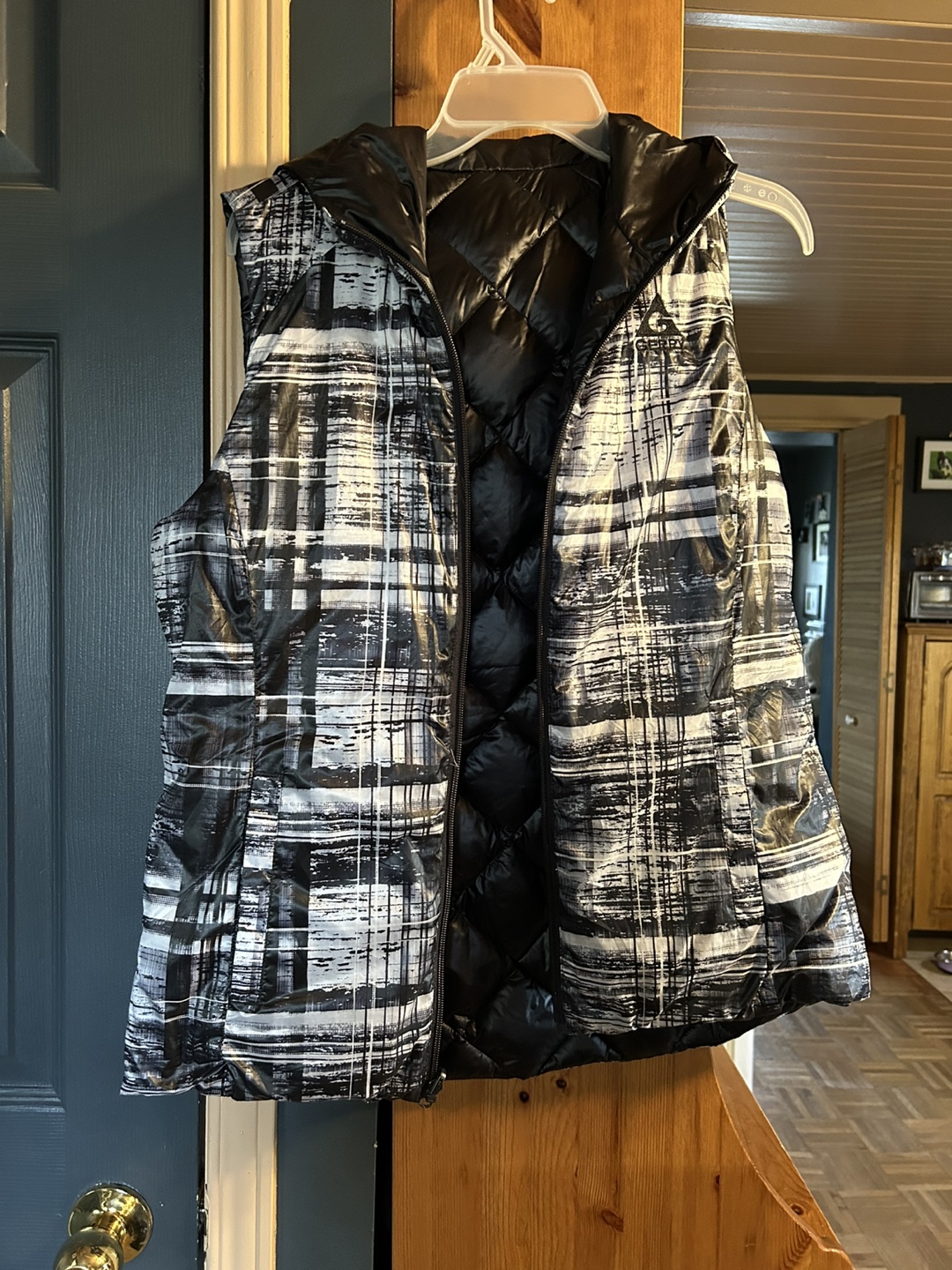 Gerry Women's Reversible Puffer Vest - photo 3