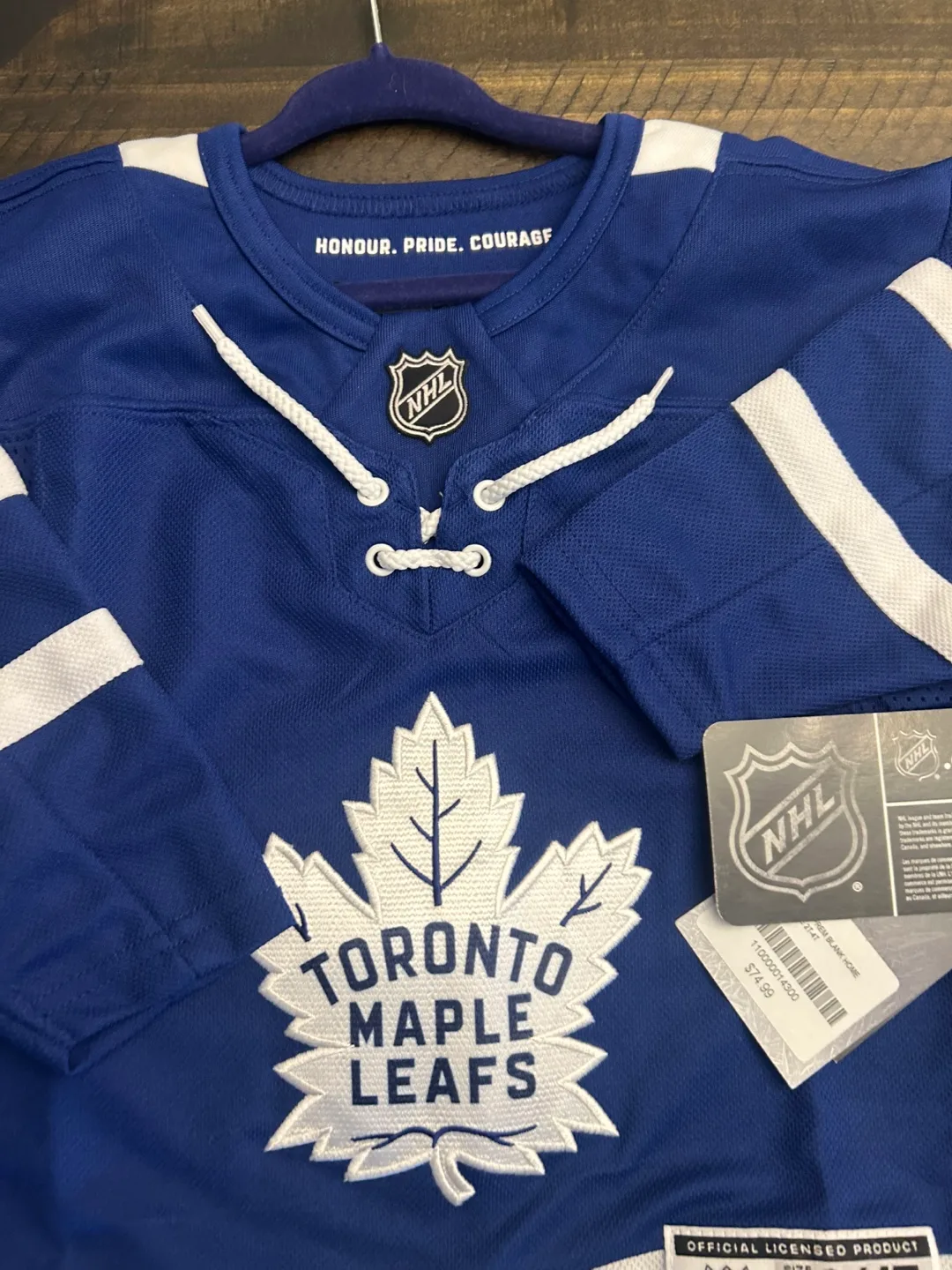 Toddlers Toronto Maple Leaf Hockey Jersey NWT image indicator(5)