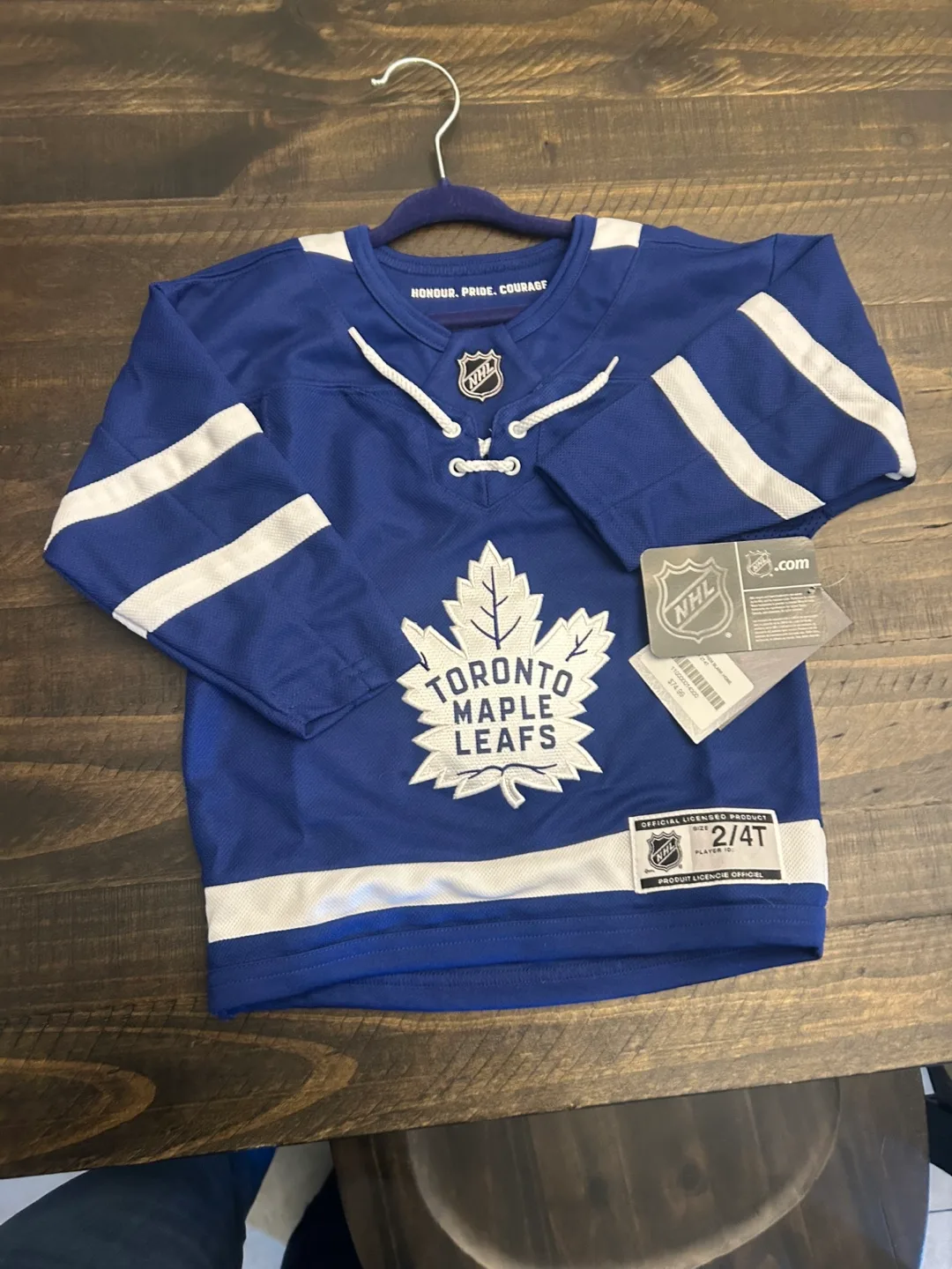 Toddlers Toronto Maple Leaf Hockey Jersey NWT image indicator(8)
