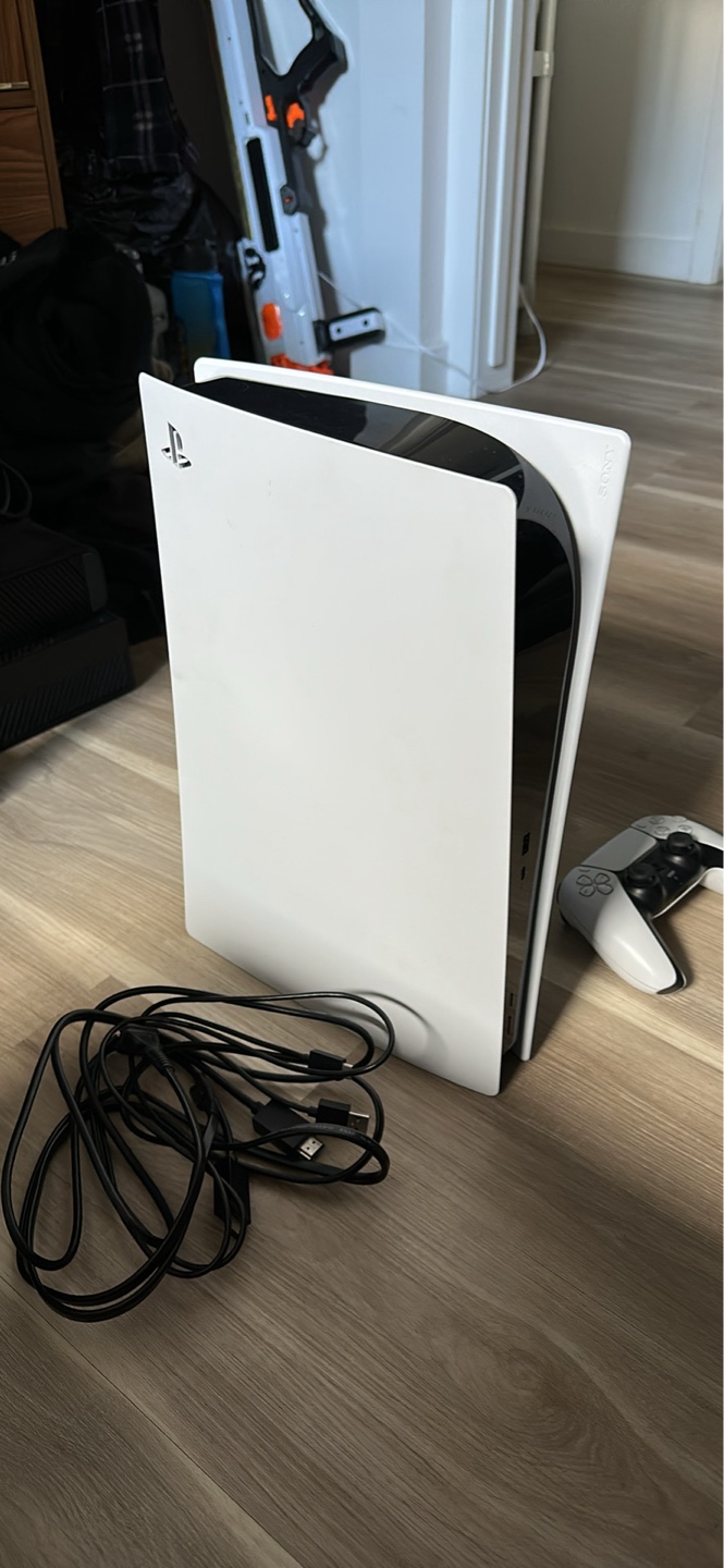 PS5 - photo 2