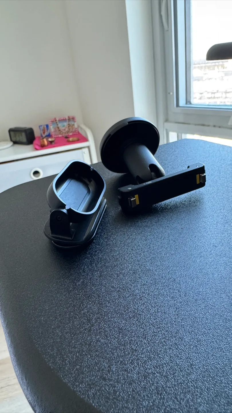 Insta360 Go action camera 2 mounts image indicator(5)