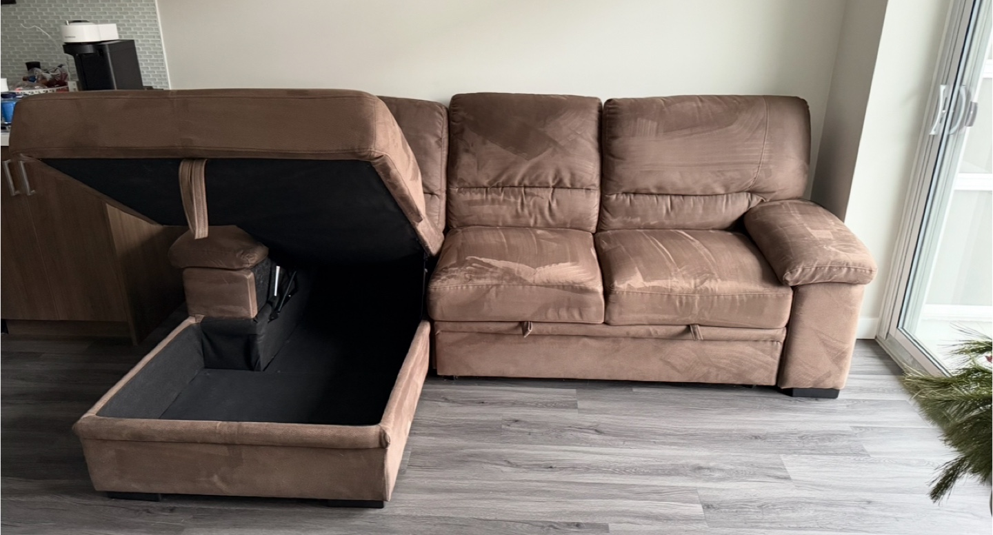 Brown Sectional Sofa with Pull-Out Sleeper