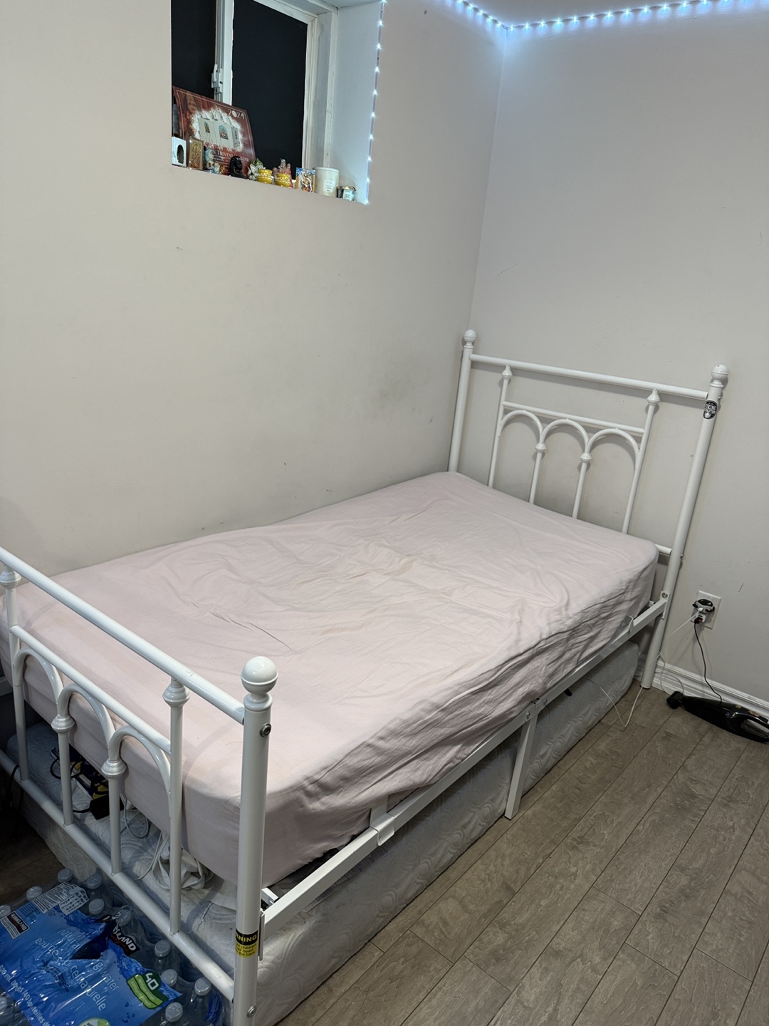Ikea White Metal Twin-Size Daybed Frame - photo 5