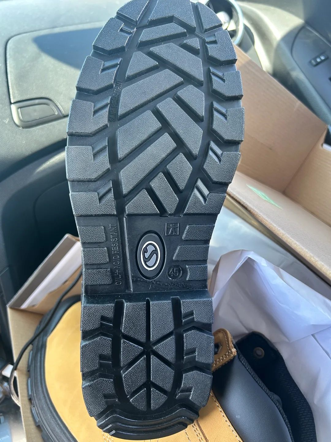 BRAND NEW Work Boots - size 11 image indicator(4)