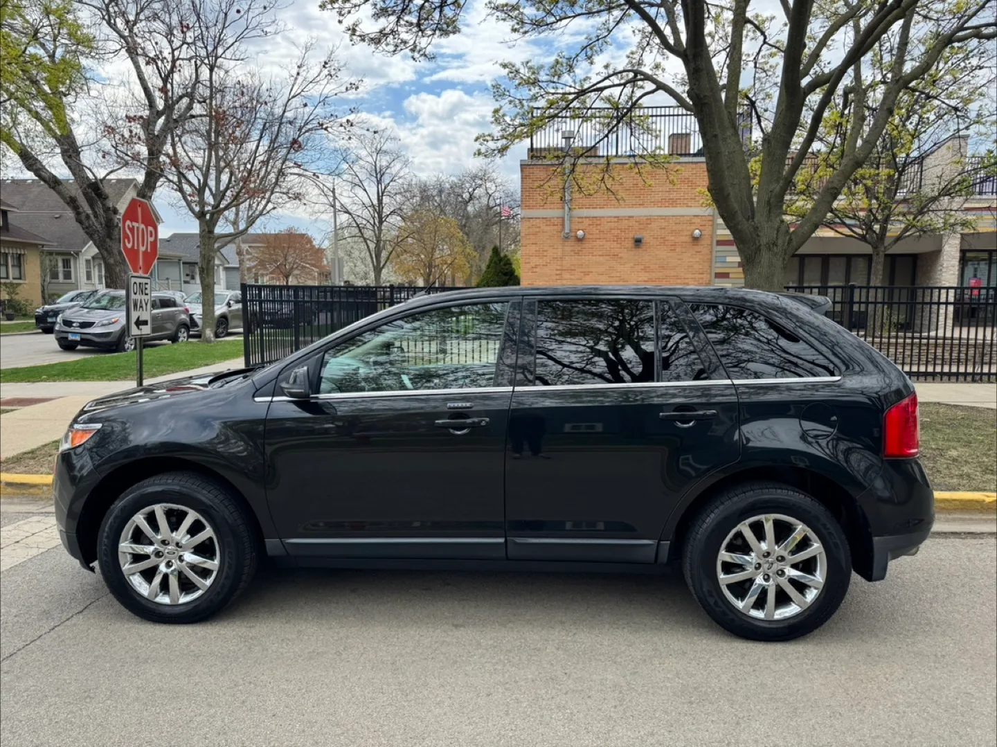 2012 Ford Edge · Limited Sport Utility 4D image indicator(4)