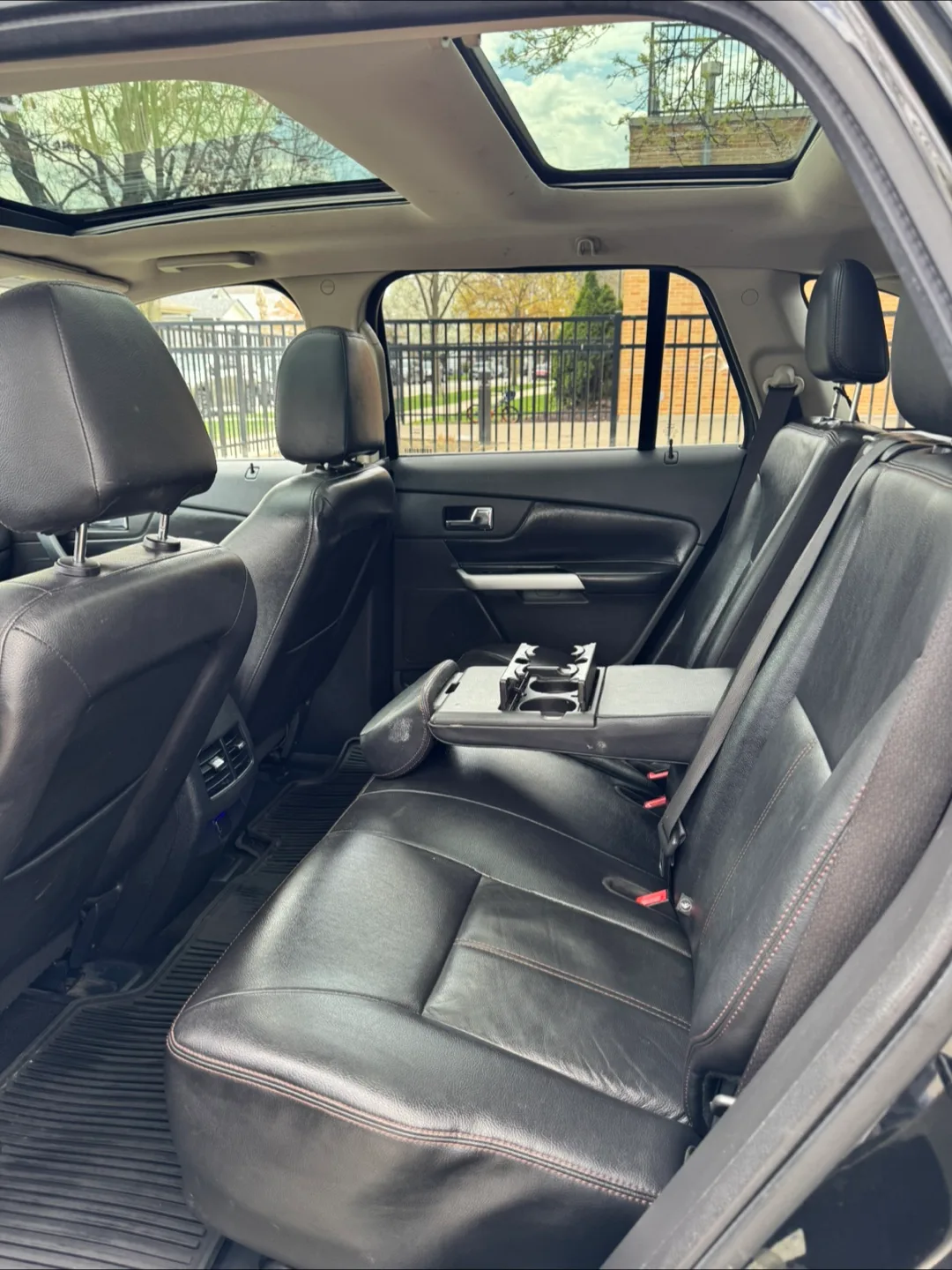 2012 Ford Edge · Limited Sport Utility 4D image indicator(6)