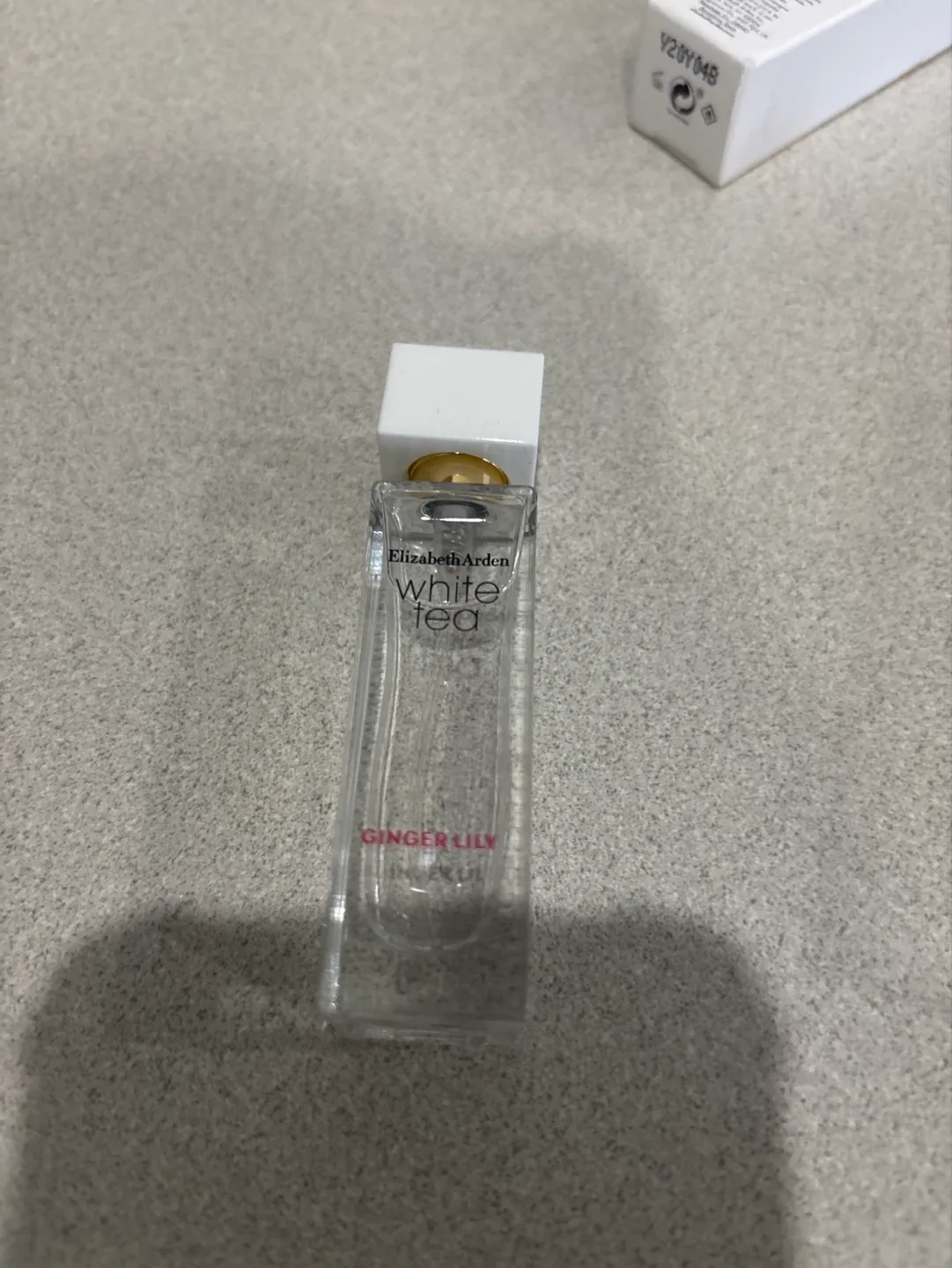 Two Elizabeth Arden White Tea Ginger Lily Eau de Toilette Sprays image indicator(2)