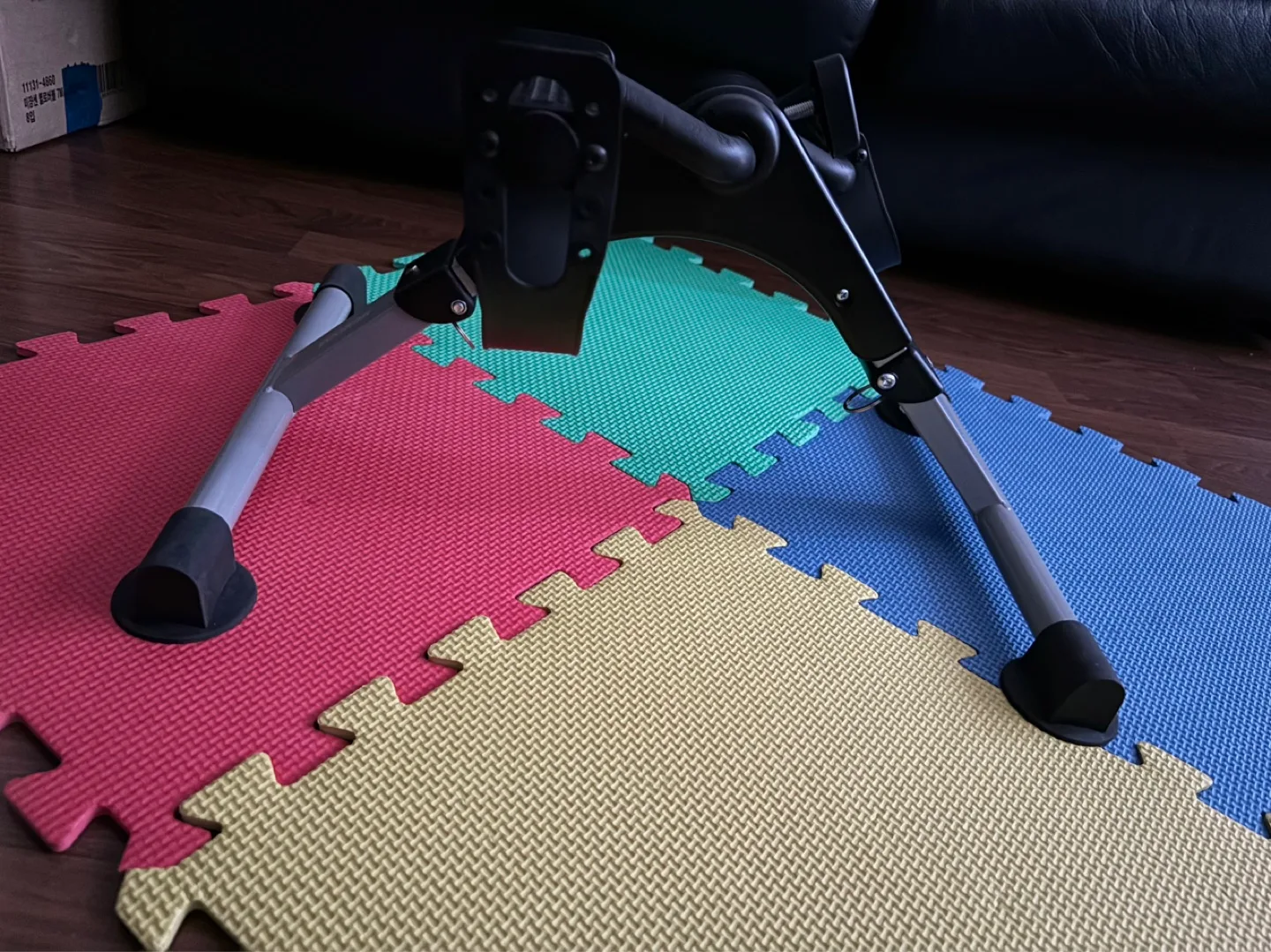 Momoda Mini Exercise Pedal Exerciser image indicator(3)