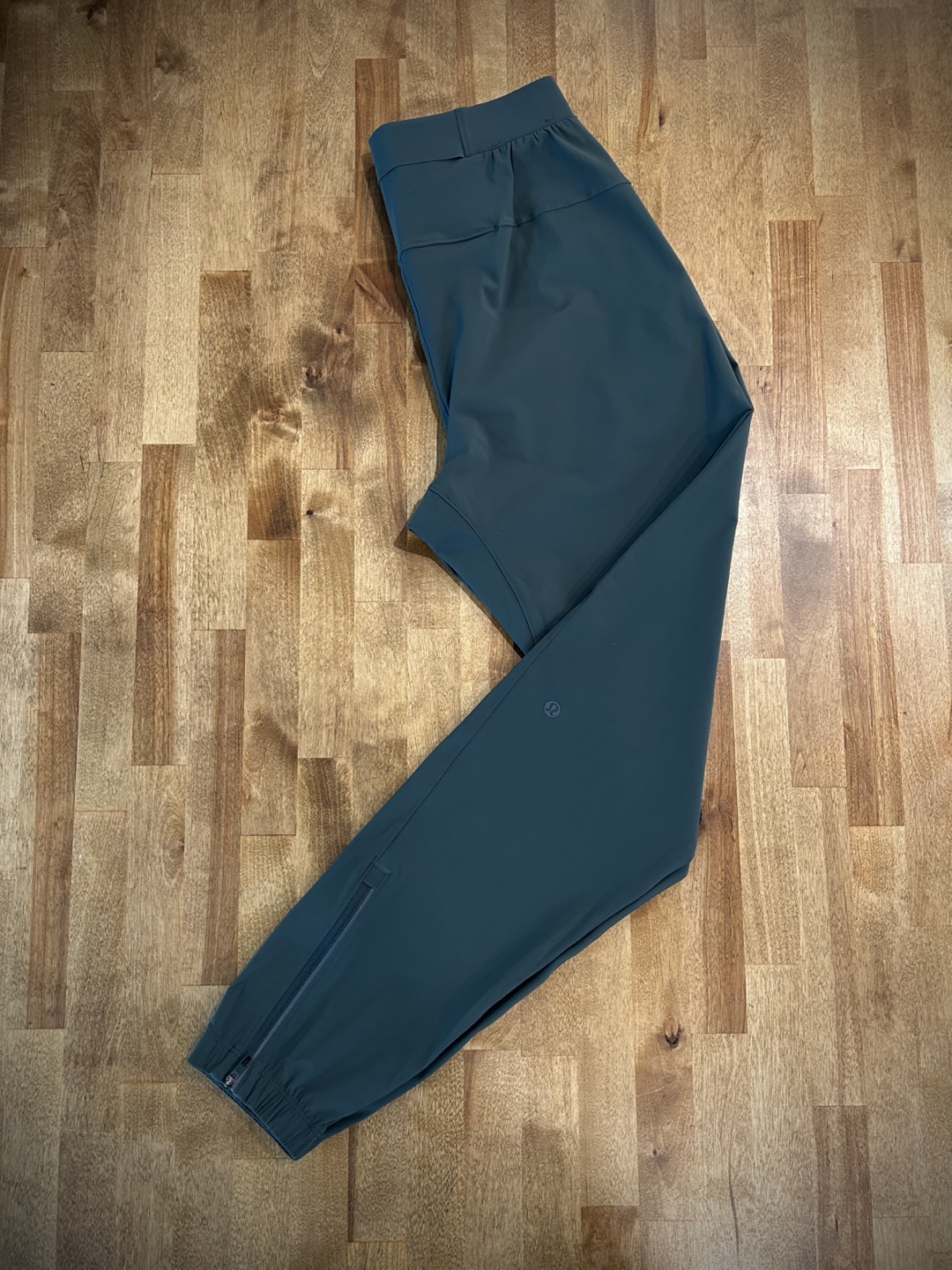 Men’s Lululemon Surge Jogger Pants - Small - Dark Olive Green - photo 4