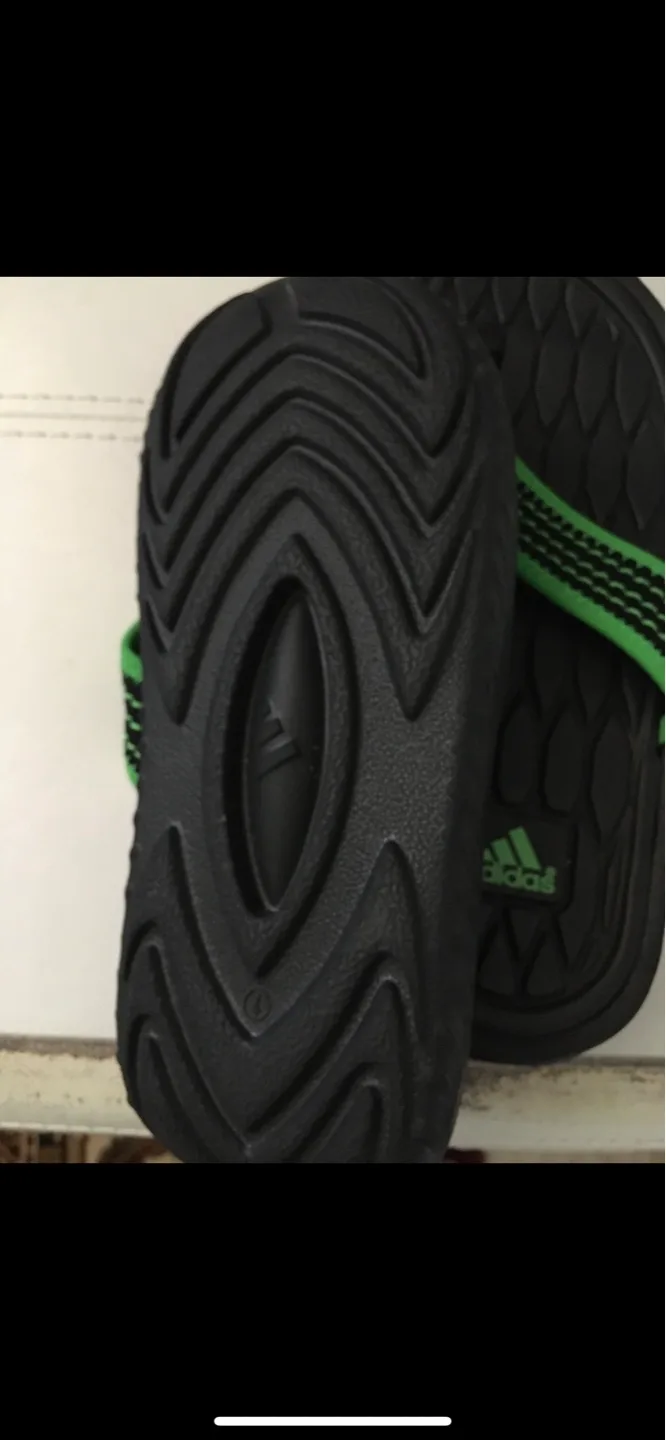 Adidas flip flops  for 7 years boy image indicator(2)
