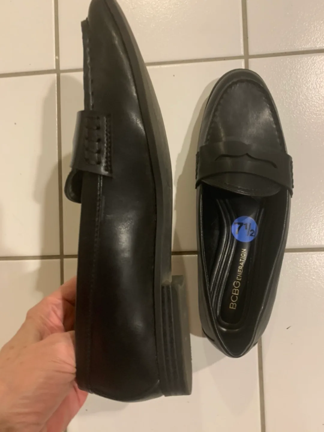 BRAND NEW BCBG Generation Black Leather Loafers - Size 7.5 image indicator(2)