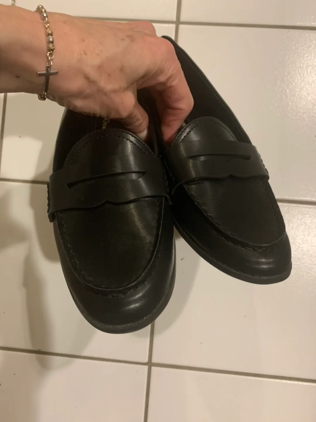 BRAND NEW BCBG Generation Black Leather Loafers - Size 7.5 image indicator(3)
