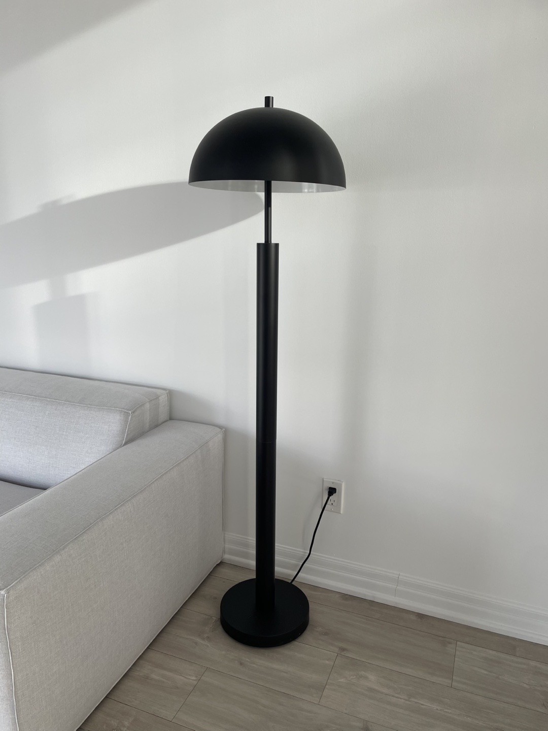 Rialta 58” Black Floor Lamp with 2 bulbs – Stylish & Modern - photo 2