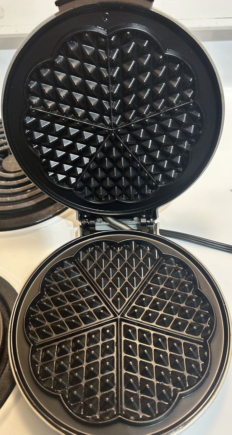 Master Chef Waffle Maker - Flower Shaped Waffles