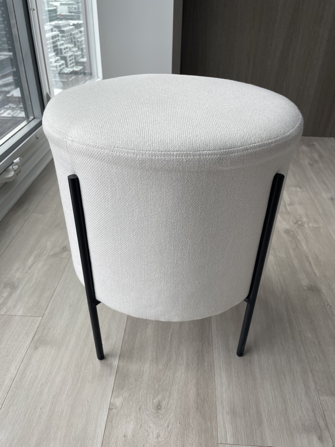 Degnan Upholstered Ottoman – Stylish & Versatile