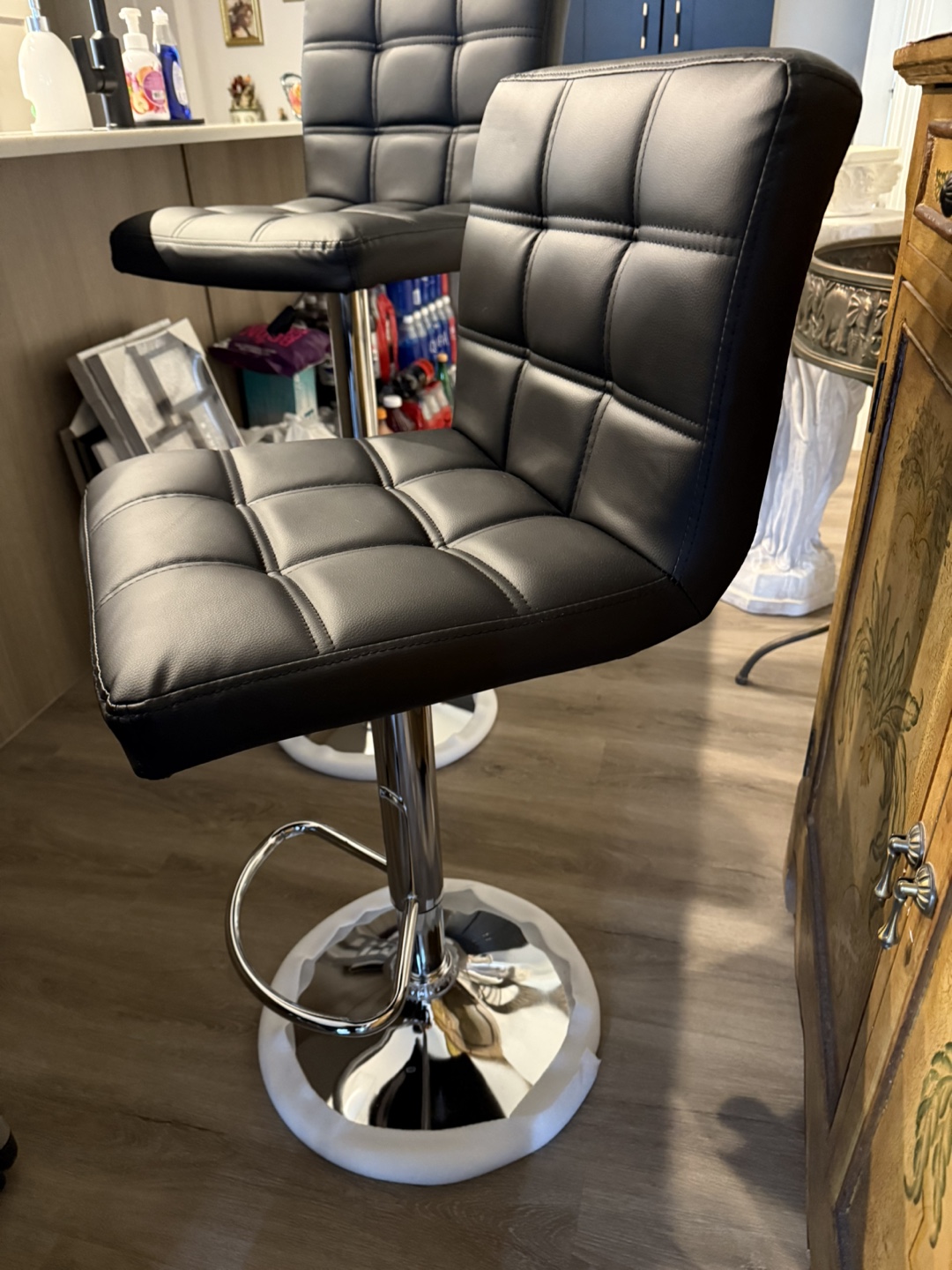 2 BLACK BAR STOOLS 4 SALE - photo 3