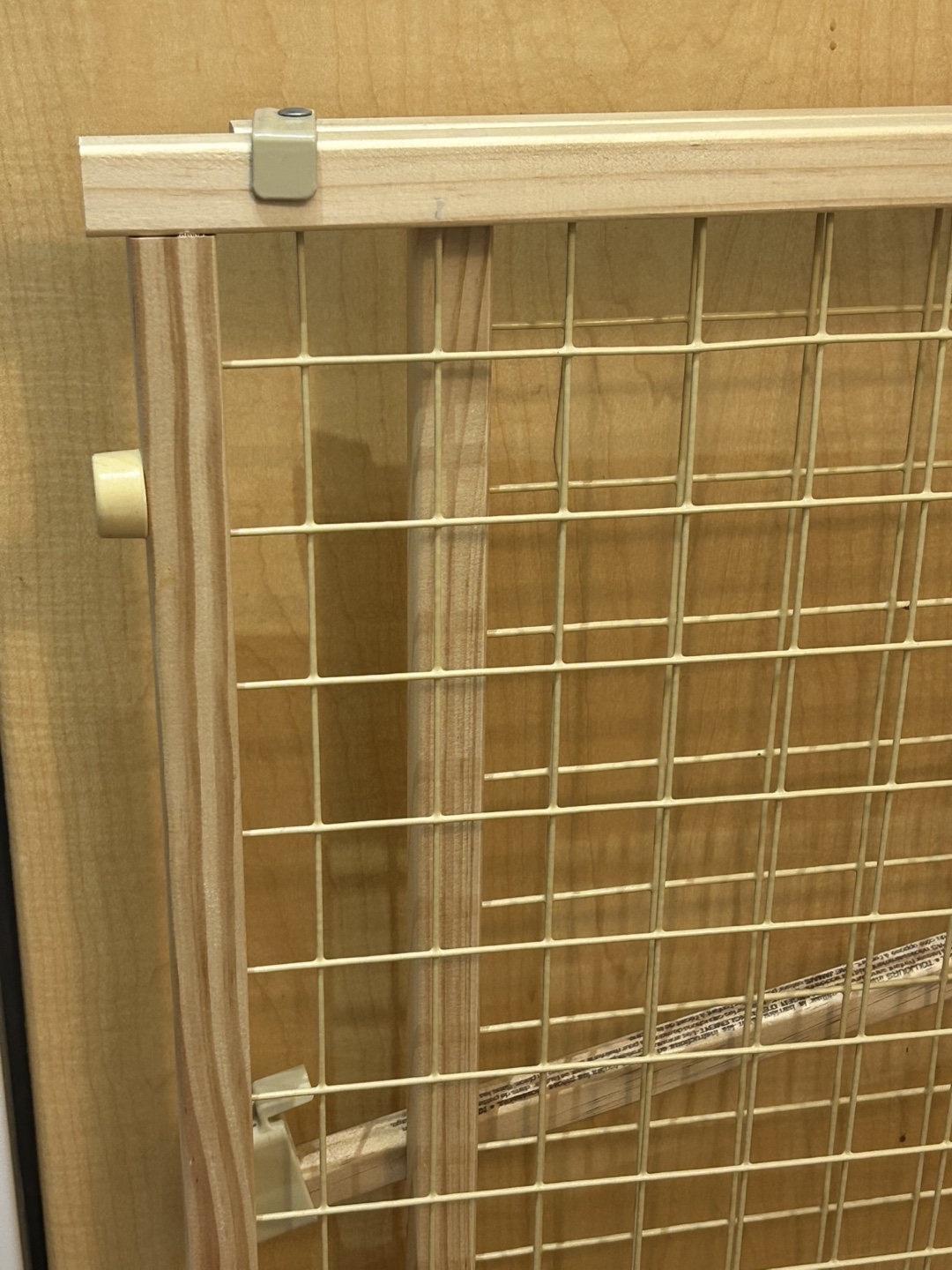 Wooden Mesh Pet/Baby Gate - photo 4