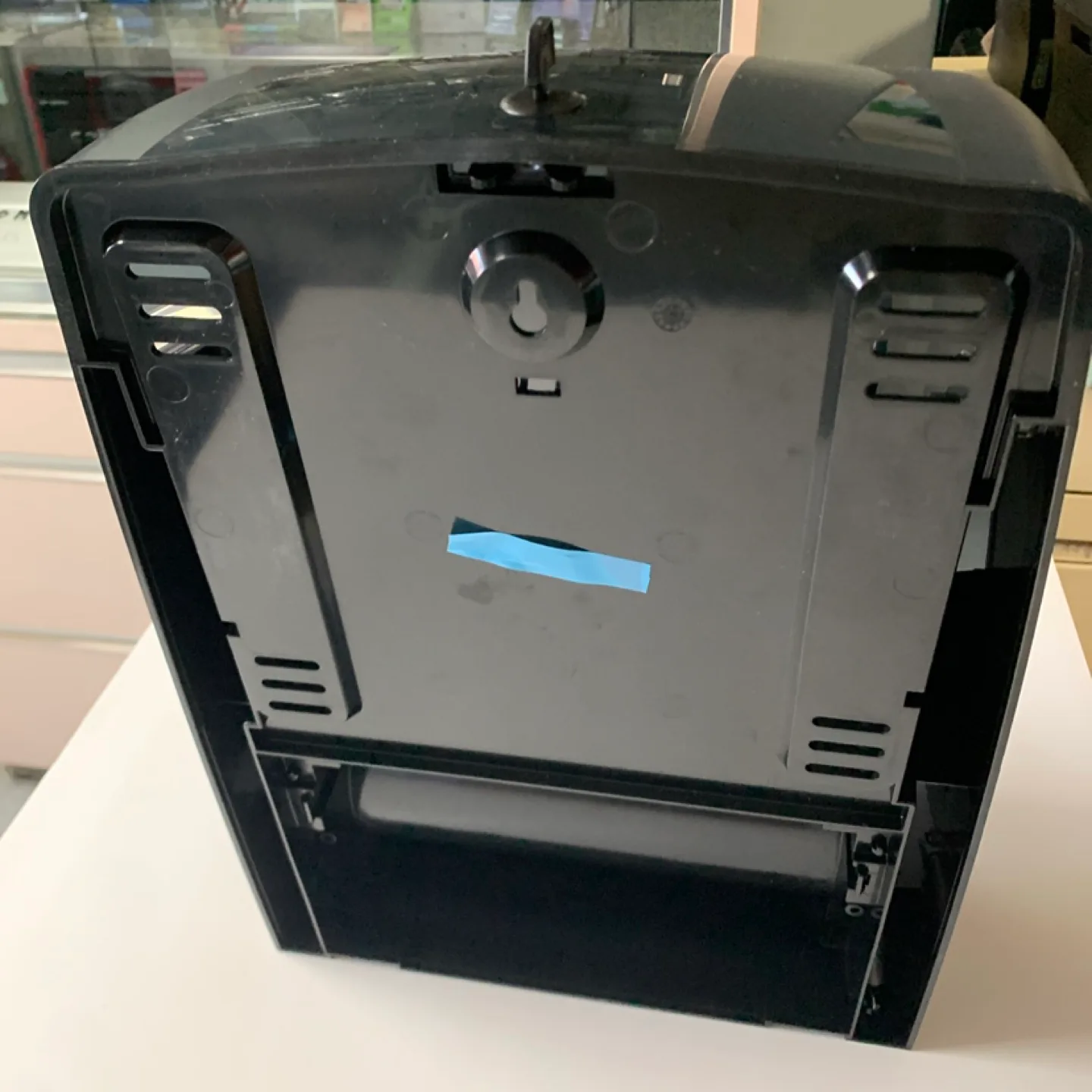 PROVIDER by WPI Black Paper Towel Dispenser image indicator(6)