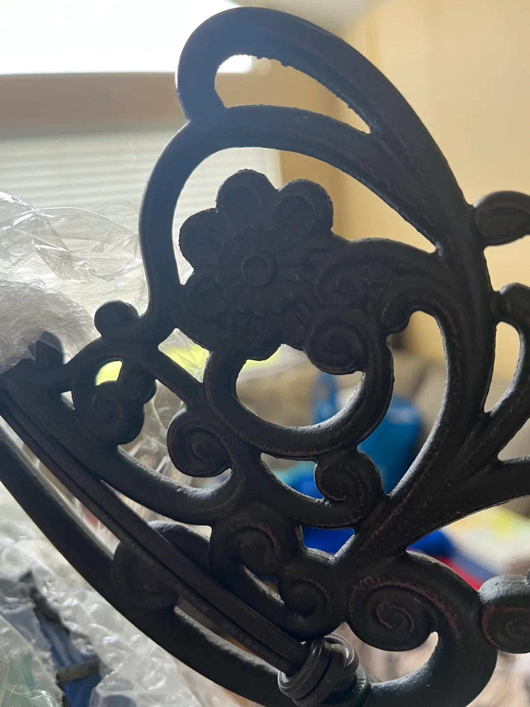 Tiffany Style Floor Lamp, Blue and Green Stained Glass Shade image indicator(4)