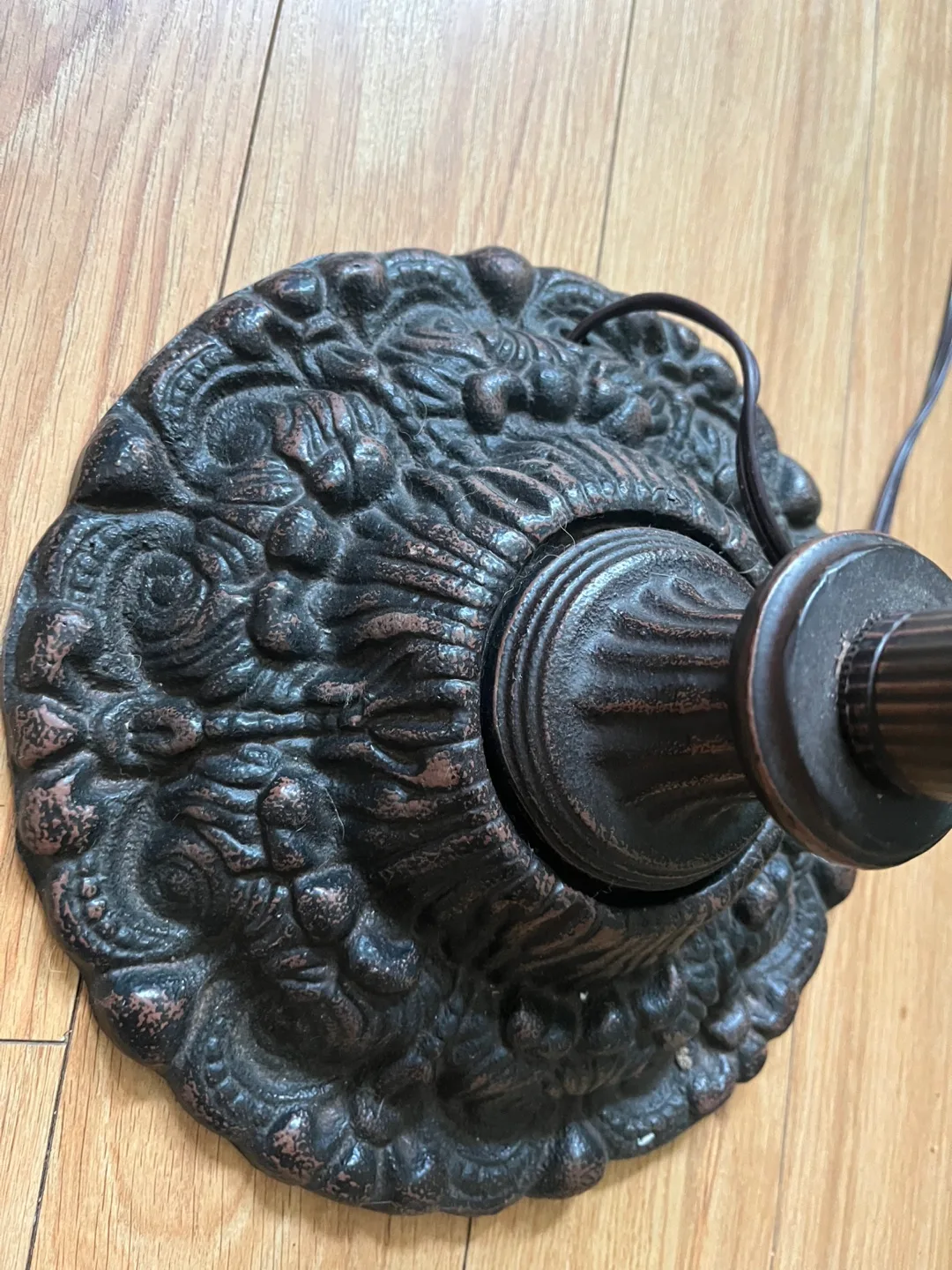 Tiffany Style Floor Lamp, Blue and Green Stained Glass Shade image indicator(3)