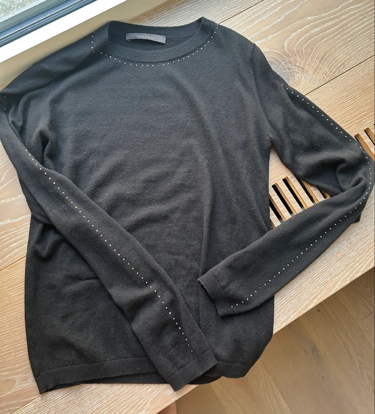 MaxMara Black cashmere and silk sweater image indicator(3)