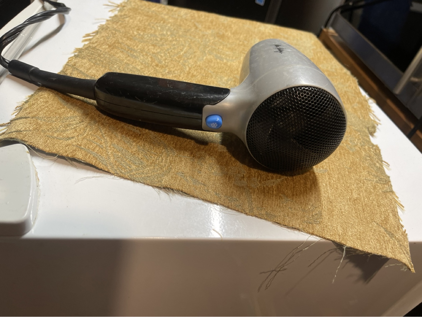 John Frieda Travel Hair Dryer - photo 2