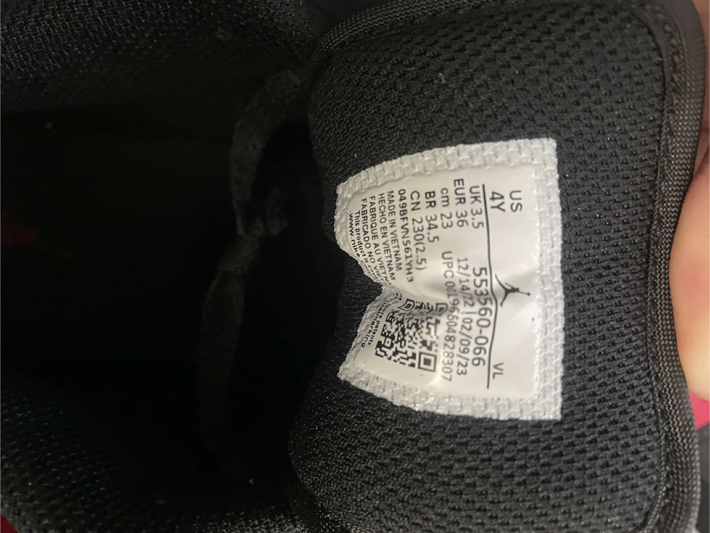 Air Jordan 1 Low GS (Youth) Black/Gym Red image indicator(3)