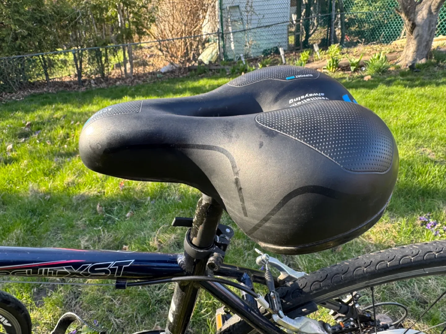 Schwinn Circuit XST Hybrid Bicycle image indicator(9)