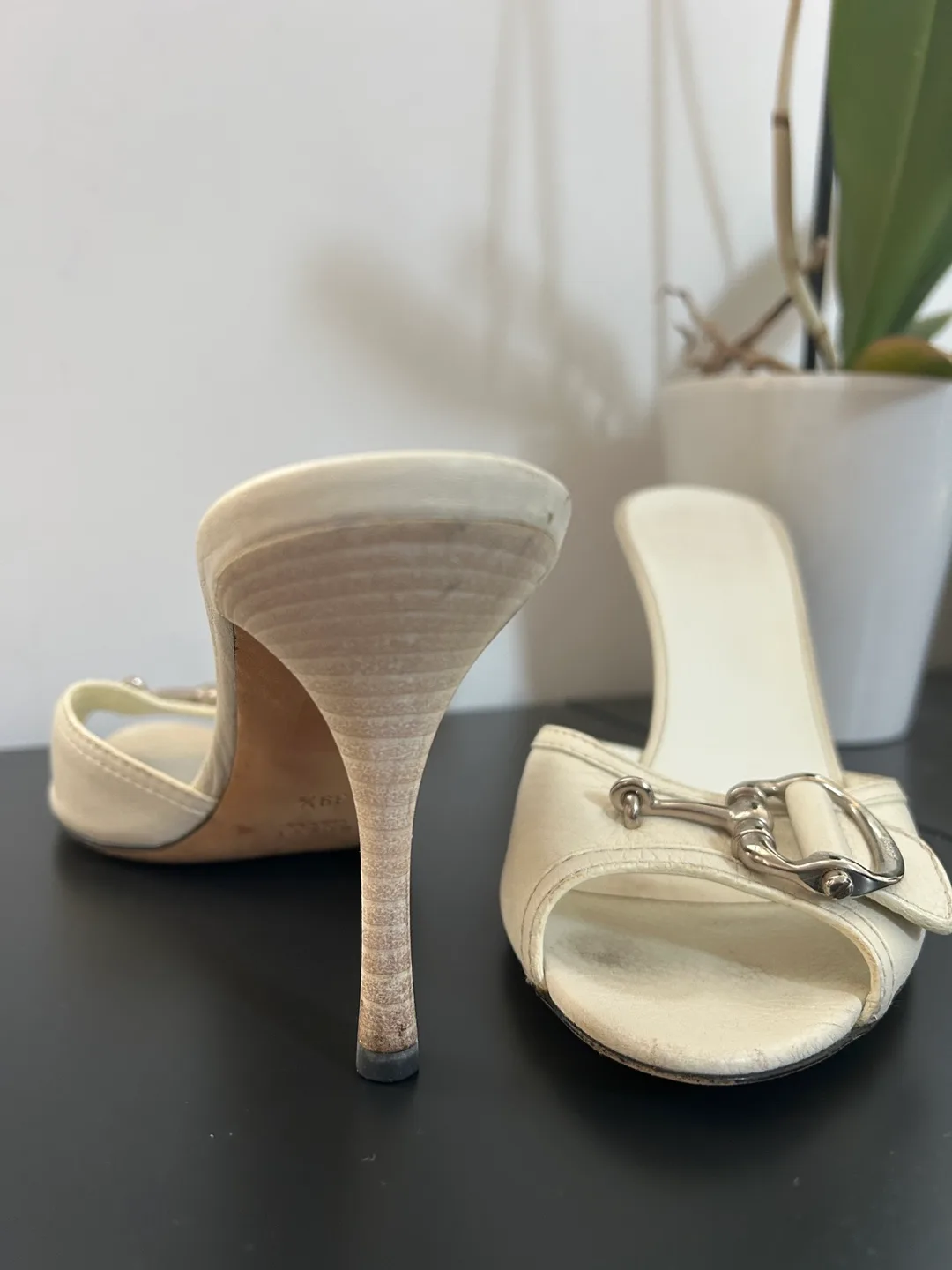 Vintage Gucci White Leather Buckle Mules - Size 39½ image indicator(4)