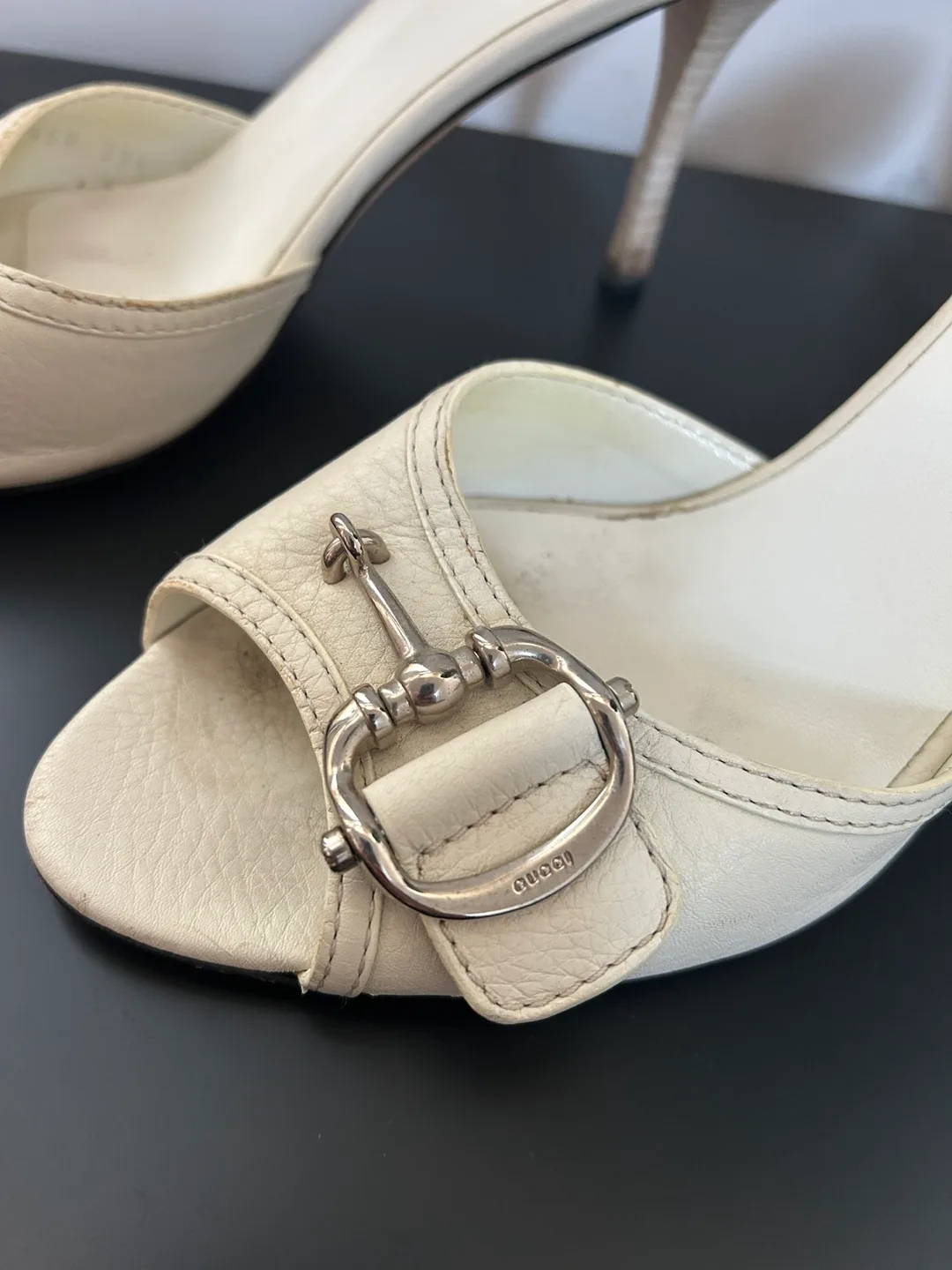 Vintage Gucci White Leather Buckle Mules - Size 39½ image indicator(2)
