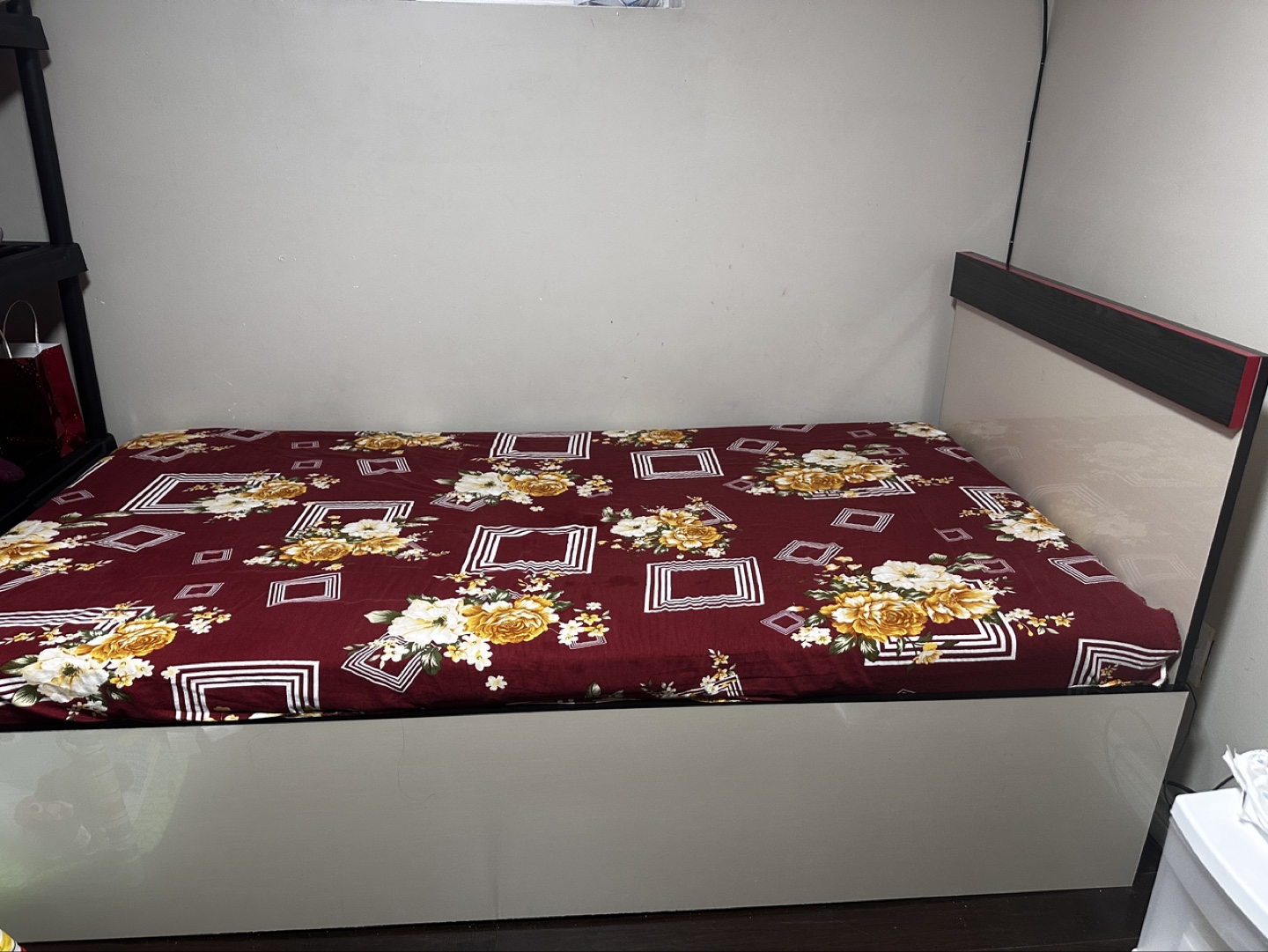 Single size bed