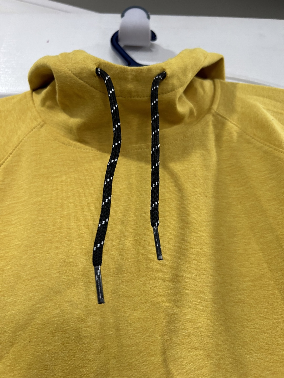 Old Navy Active Dynamic Fleece Hoodie - Mustard Yellow - Size M - photo 2
