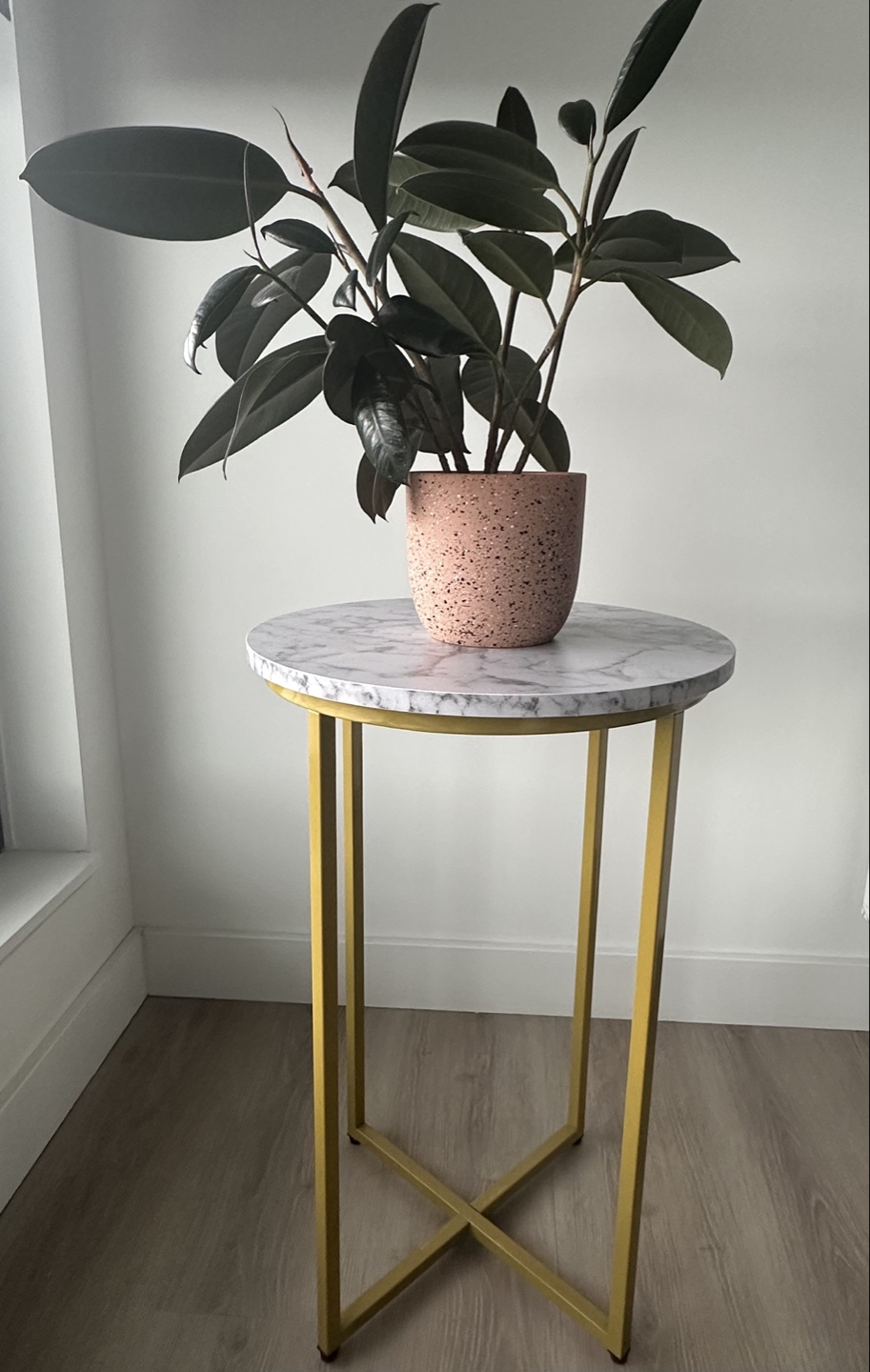 Round Marble Accent Table with Gold Legs - photo 2