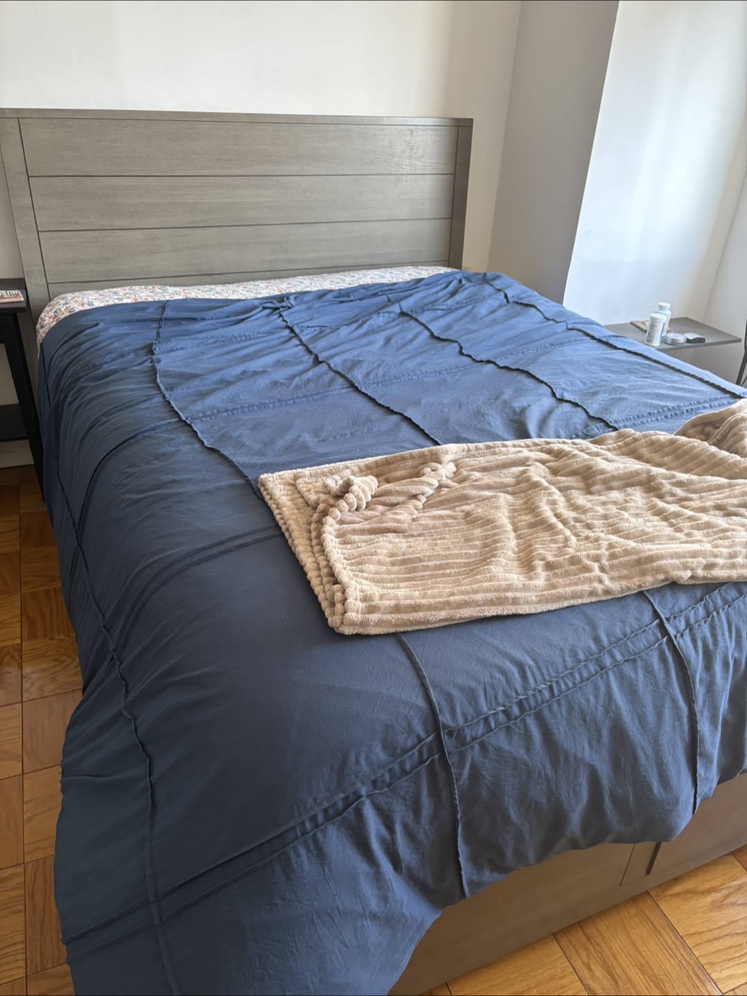 Queen Size Platform Bed Frame with Storage - photo 2