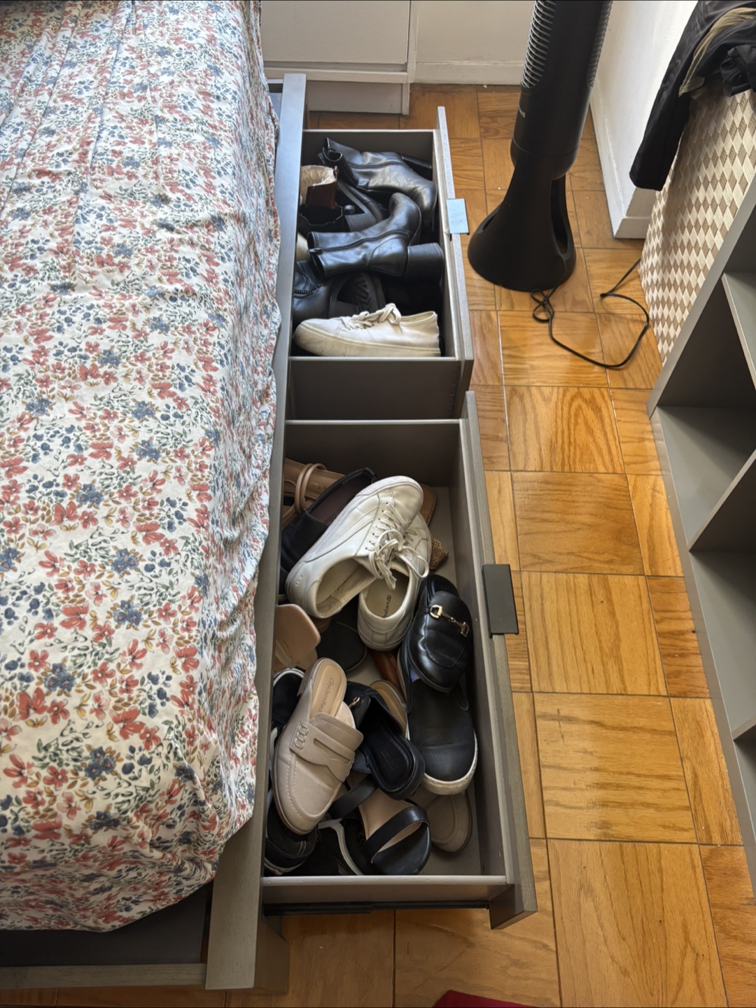 Queen Size Platform Bed Frame with Storage - photo 3