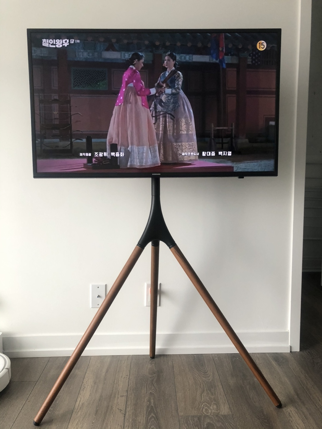 TV Tripod Stand - photo 2
