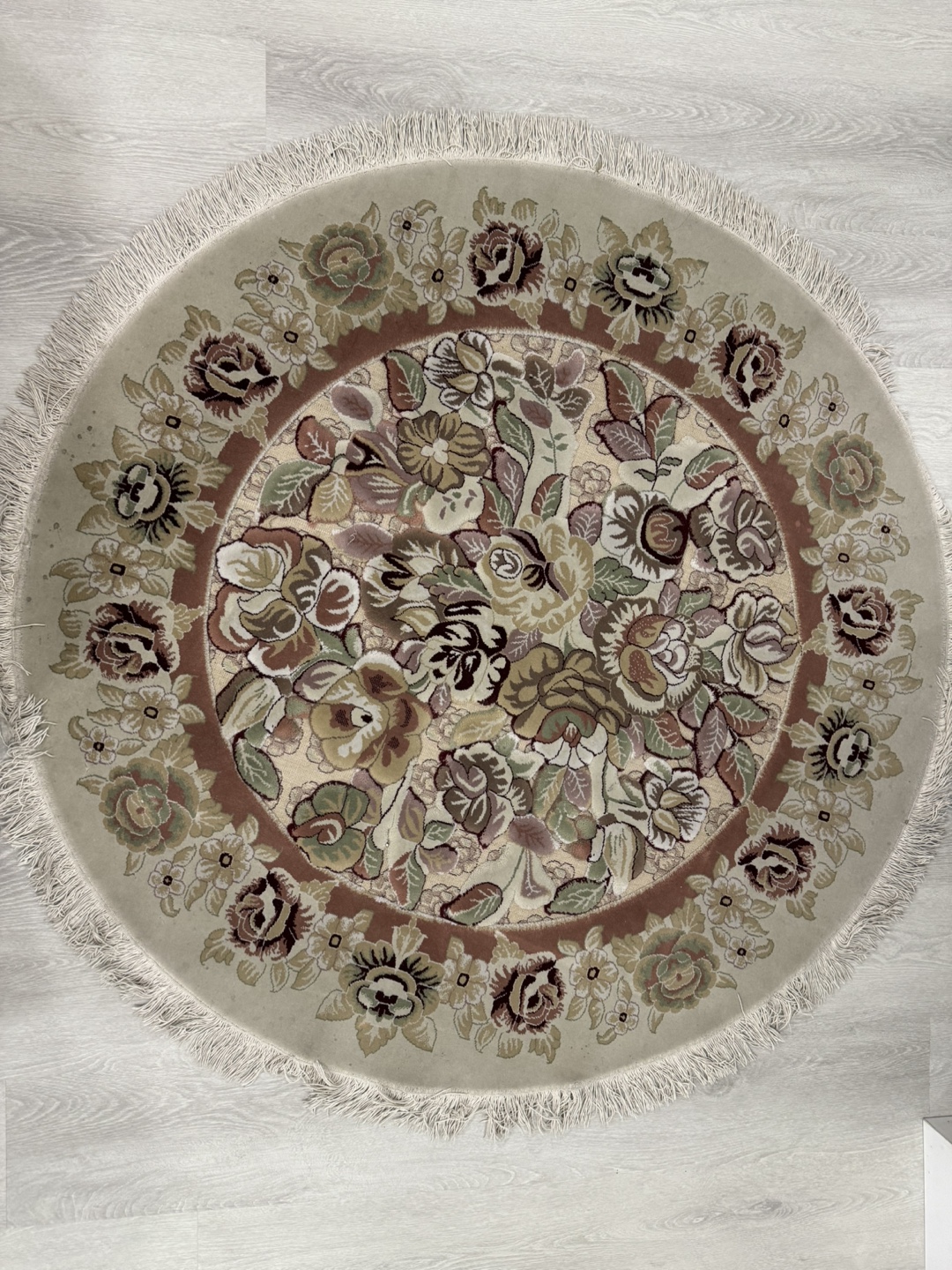 Round Floral Area Rug - photo 2