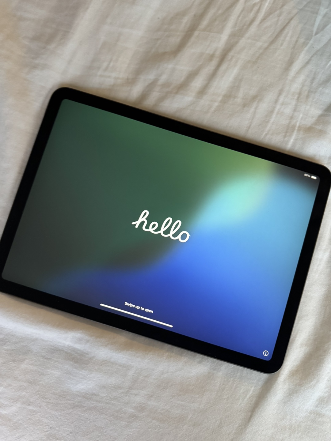 iPad Air 4 with rechargeable Keyboard and trackpad