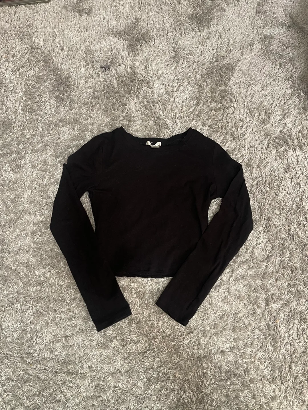 Black Long Sleeve Crop Top thumbnail