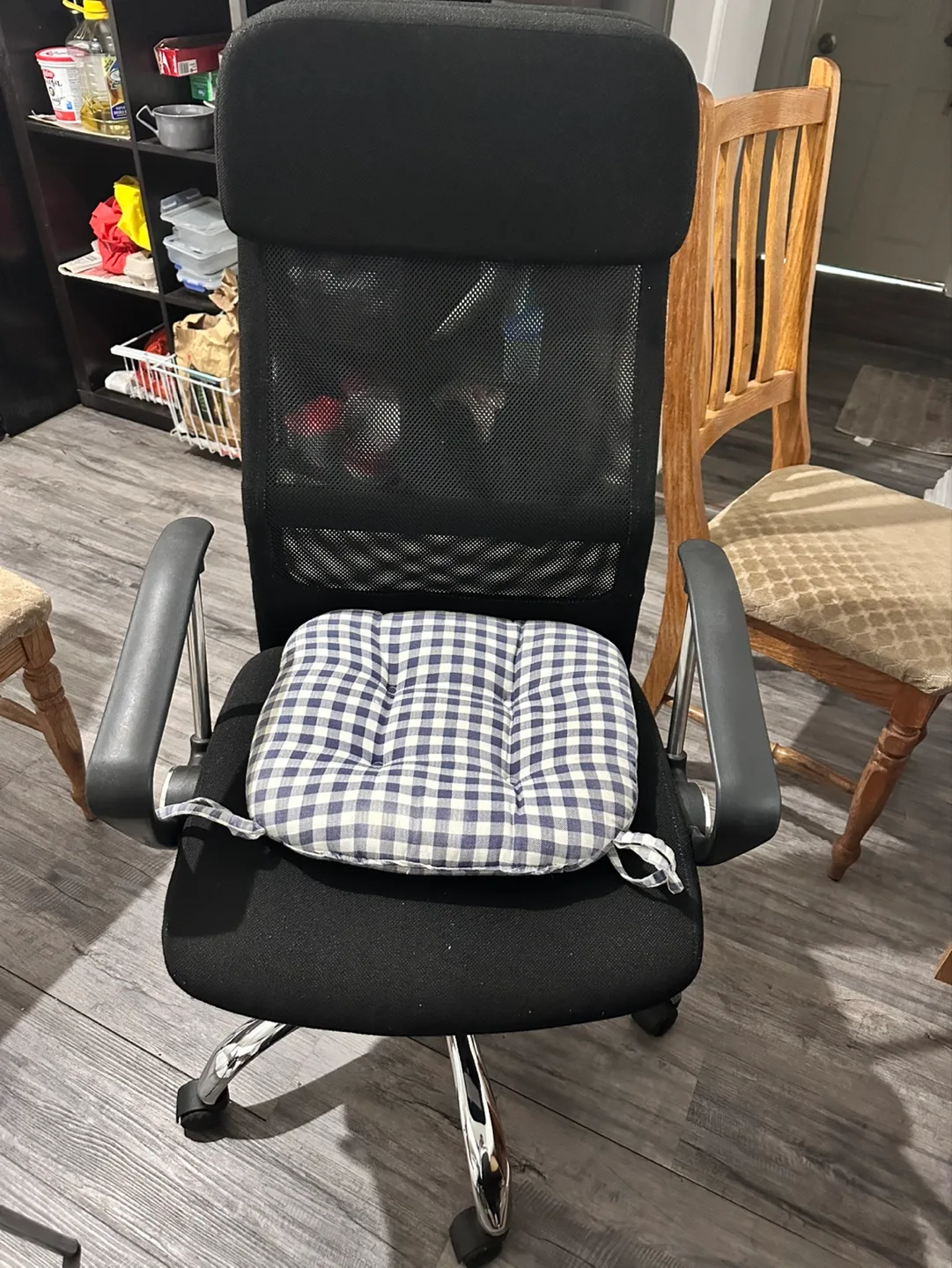 Black Mesh Office Chair with Rolling Wheels image indicator(2)