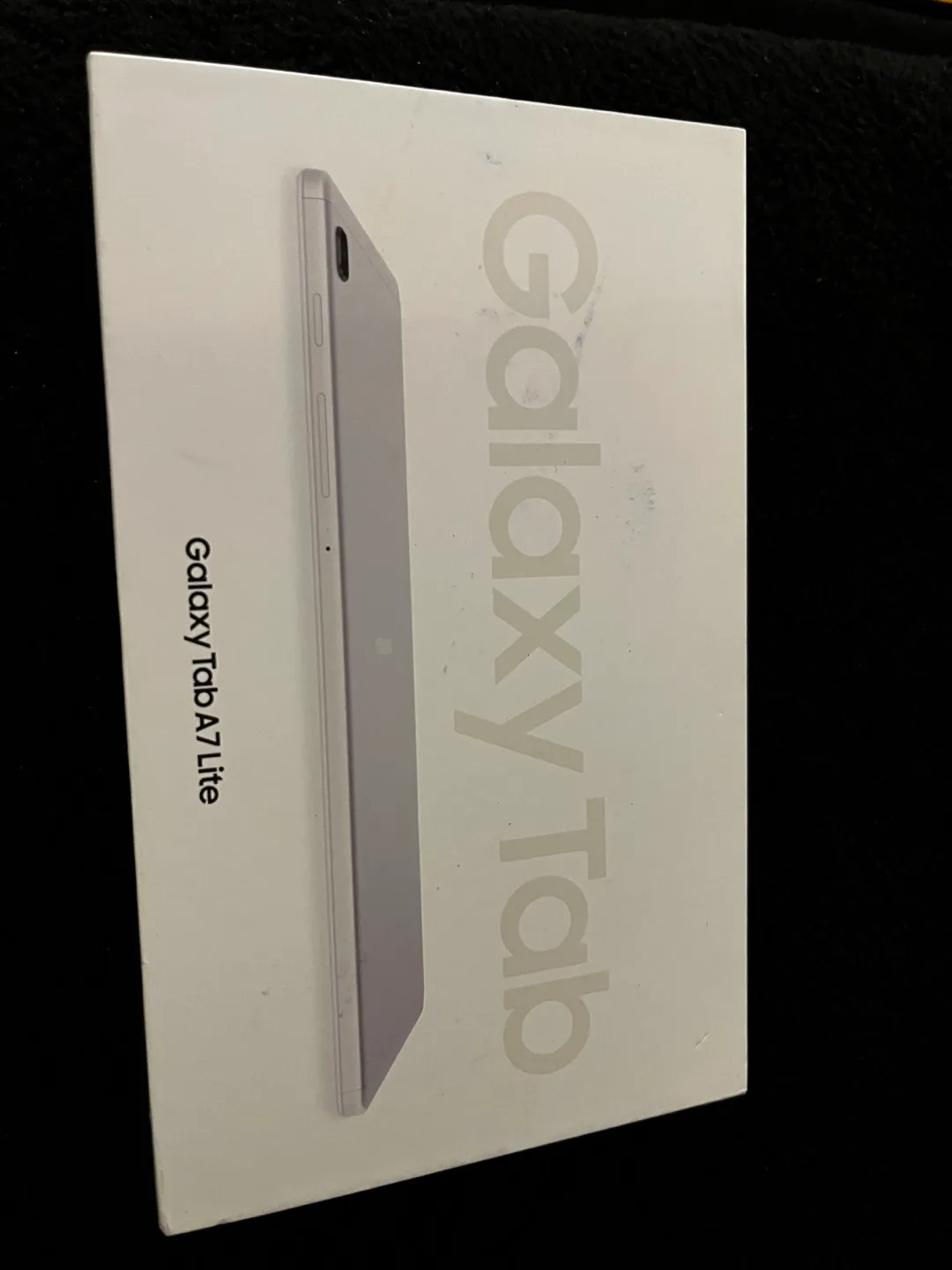 Samsung Galaxy Tab A7 Lite 32GB Silver Tablet - New in Box thumbnail
