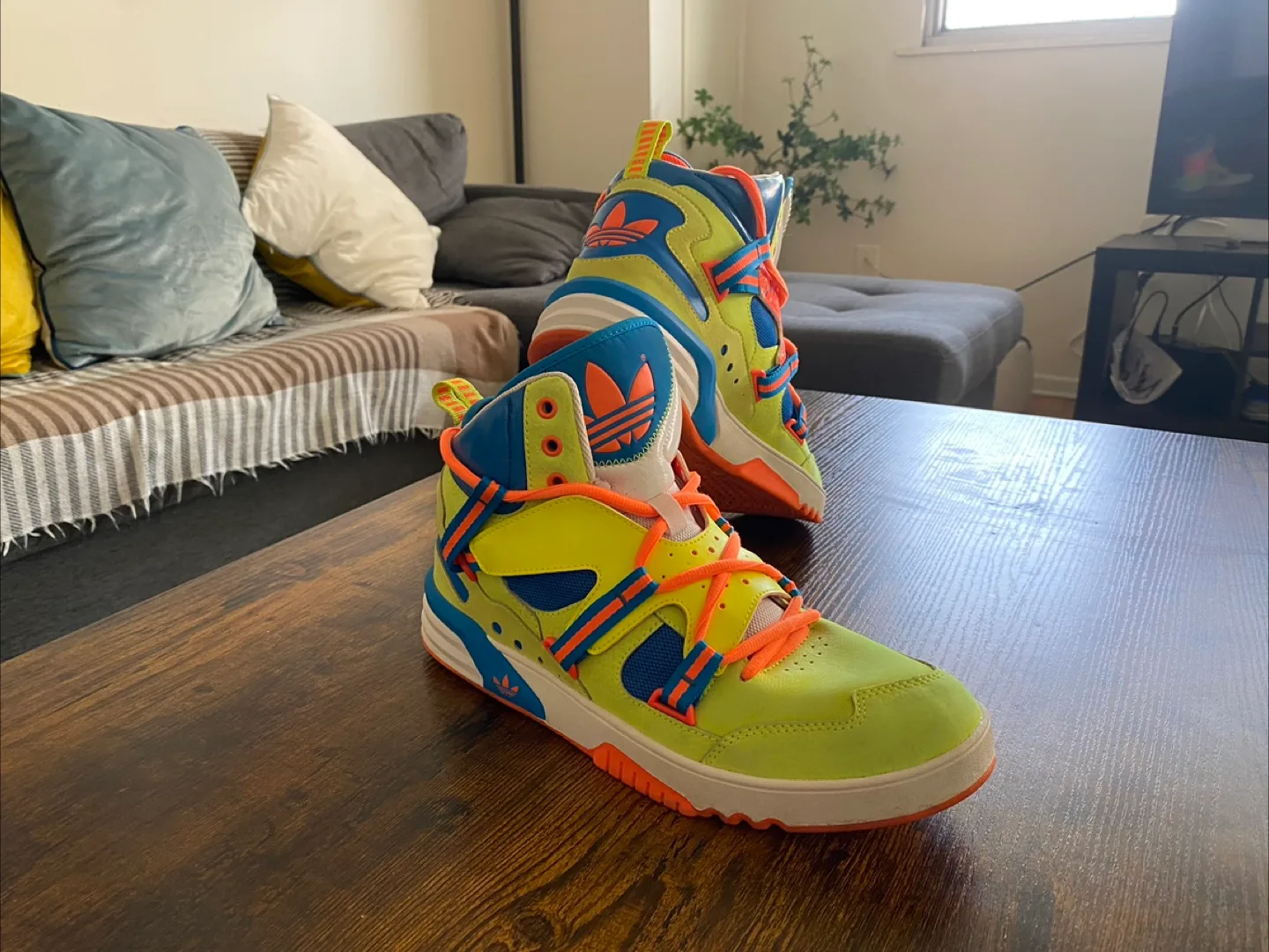 Adidas High Top Sneakers - Size 9 thumbnail