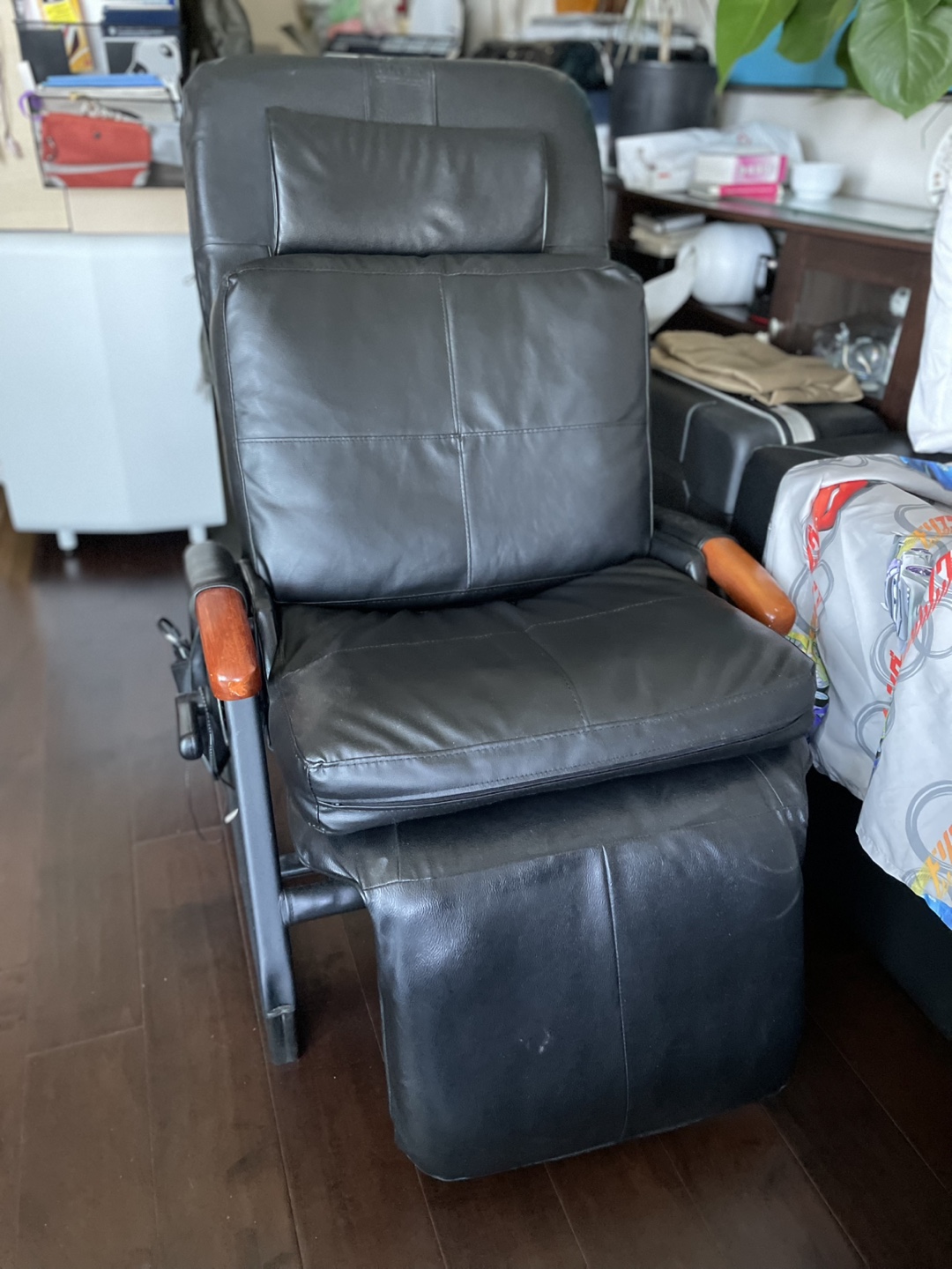 Relaxing Massage Recliner Chair with Footrest - photo 2