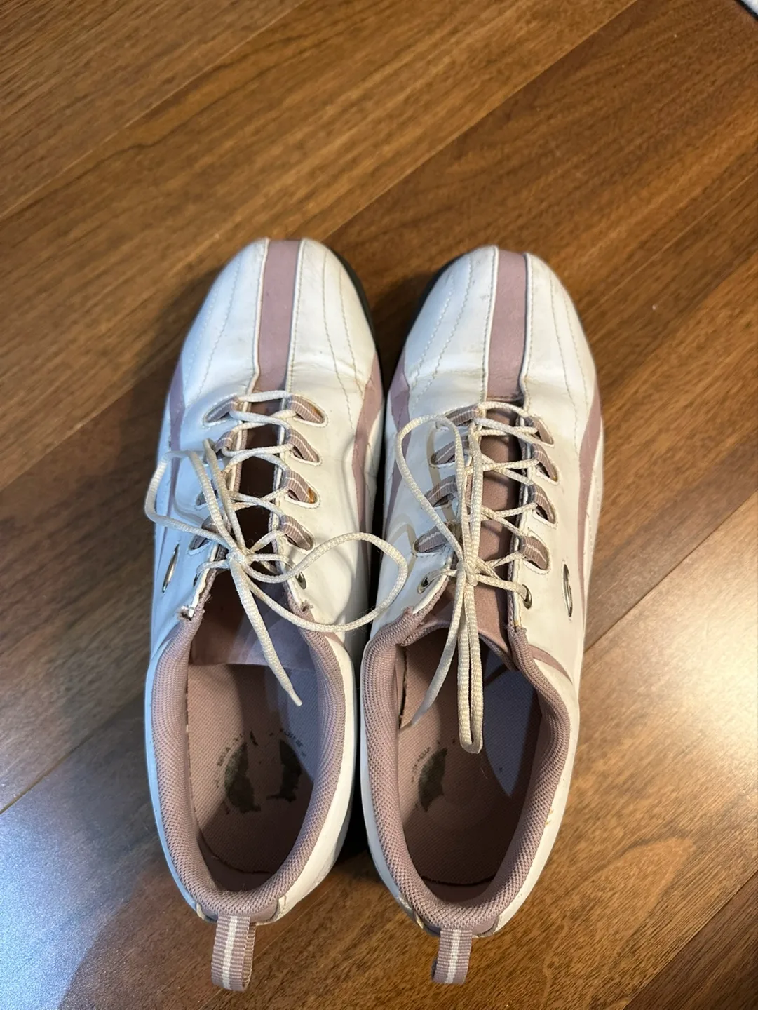 Women's golf shoes 👟 ⛳️ (sz 10) image indicator(3)