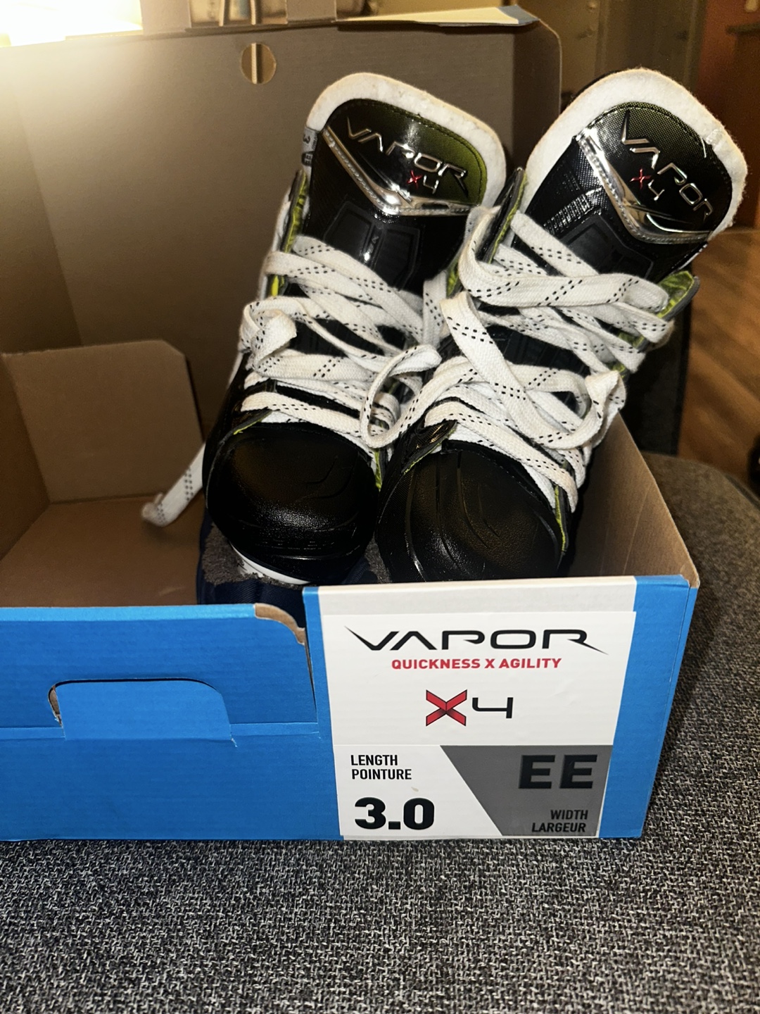 Bauer Vapor X4 Youth Ice Hockey Skates - Size 3.0 EE - photo 3