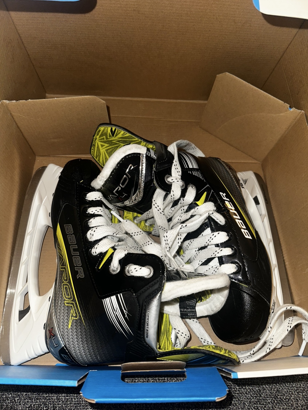 Bauer Vapor X4 Youth Ice Hockey Skates - Size 3.0 EE